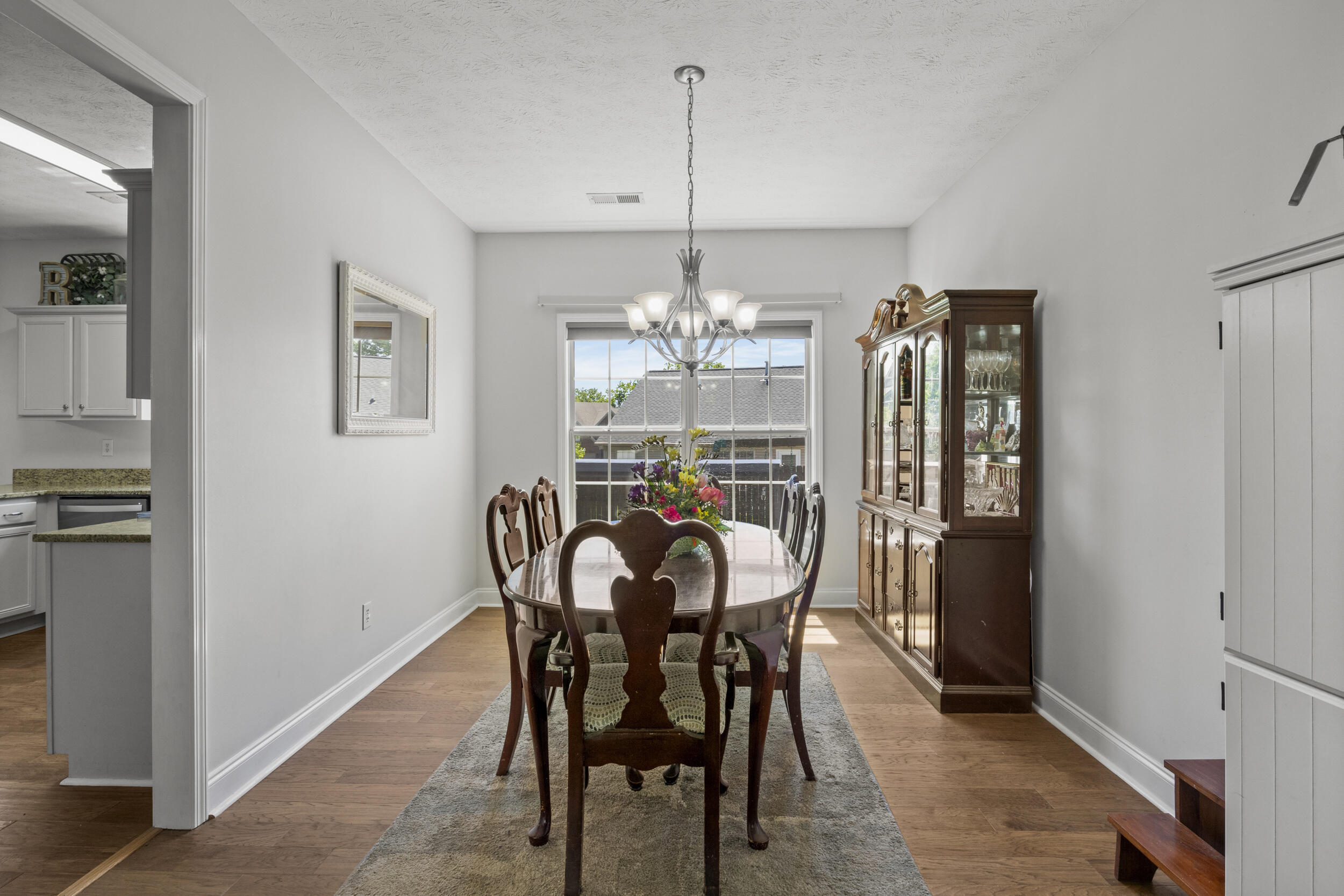 568 Thames Circle Property Photo 11