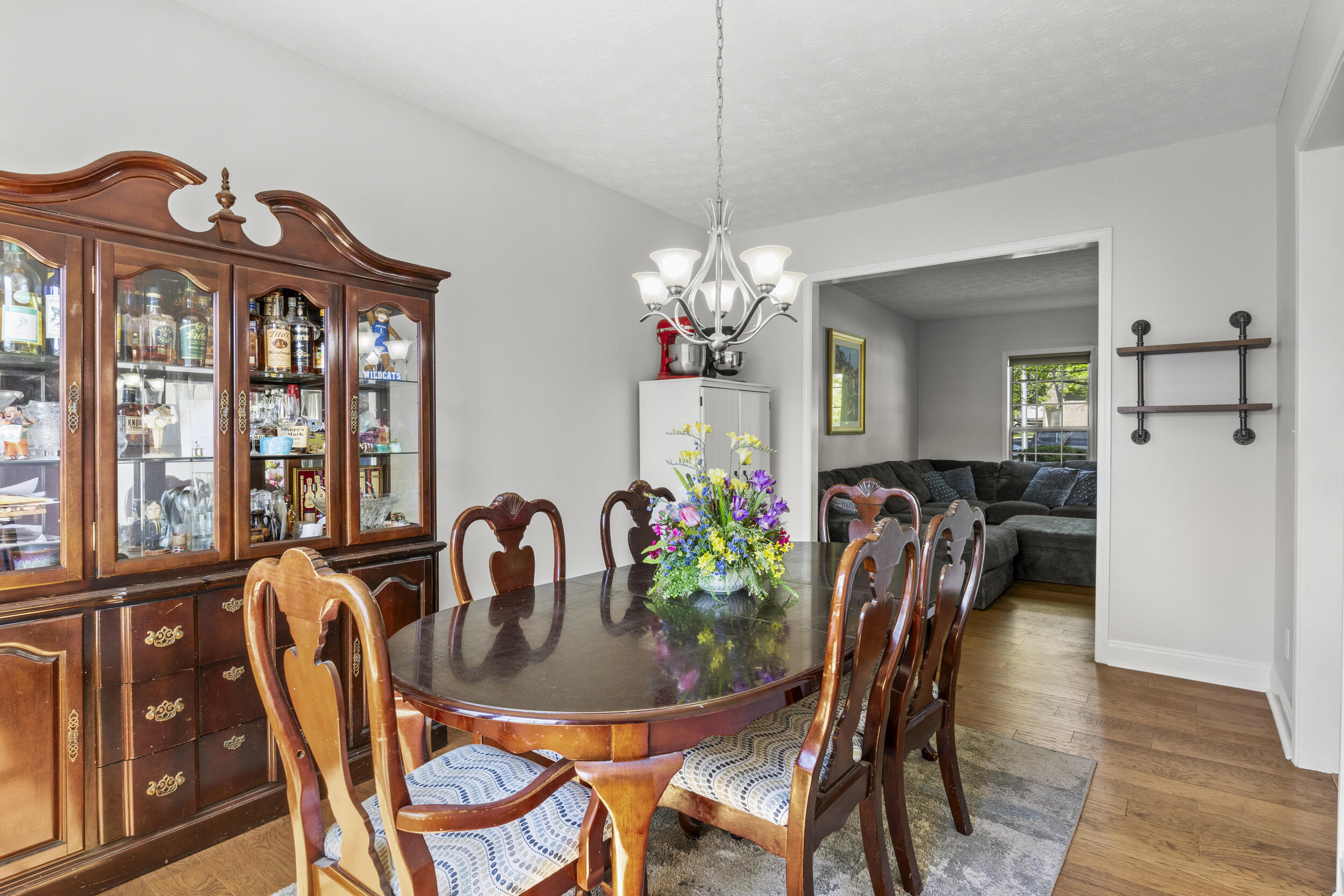 568 Thames Circle Property Photo 13