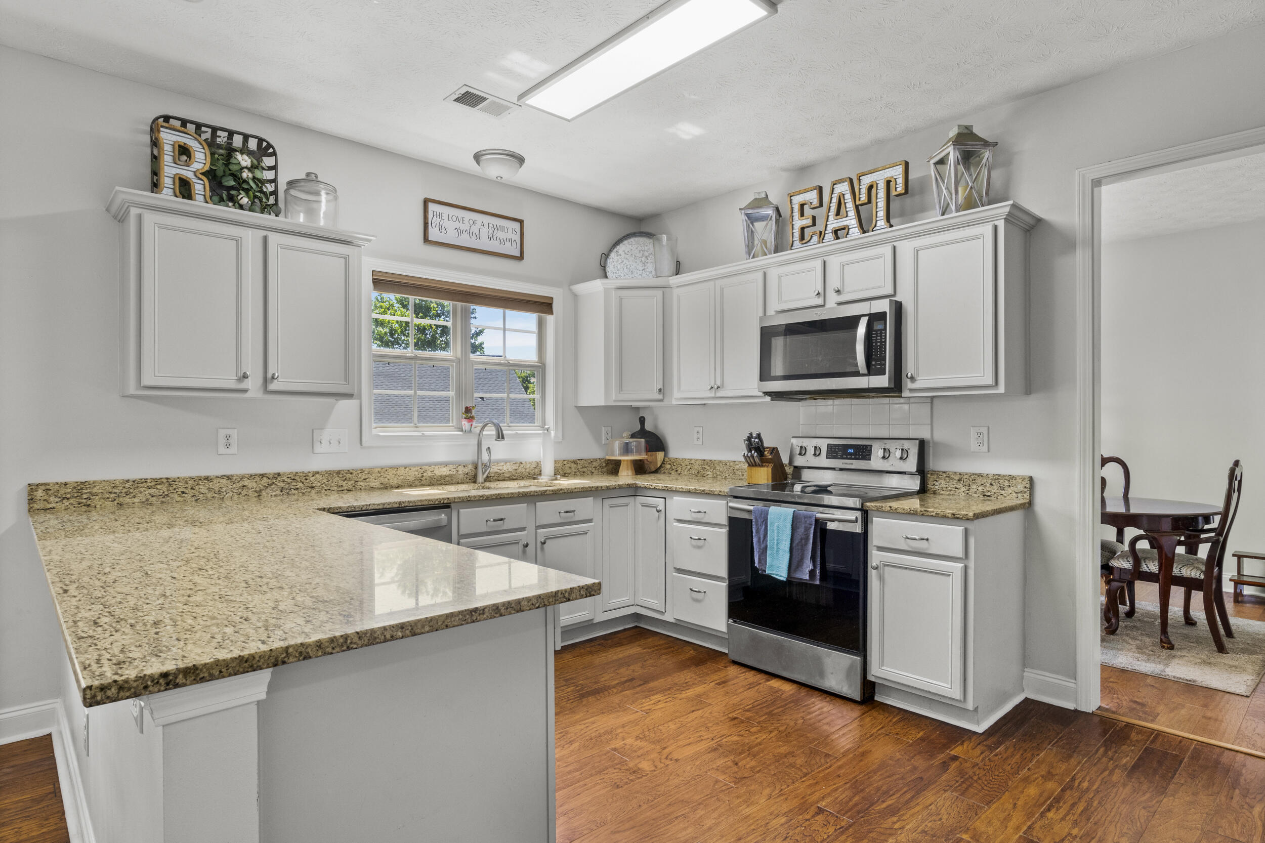 568 Thames Circle Property Photo 14