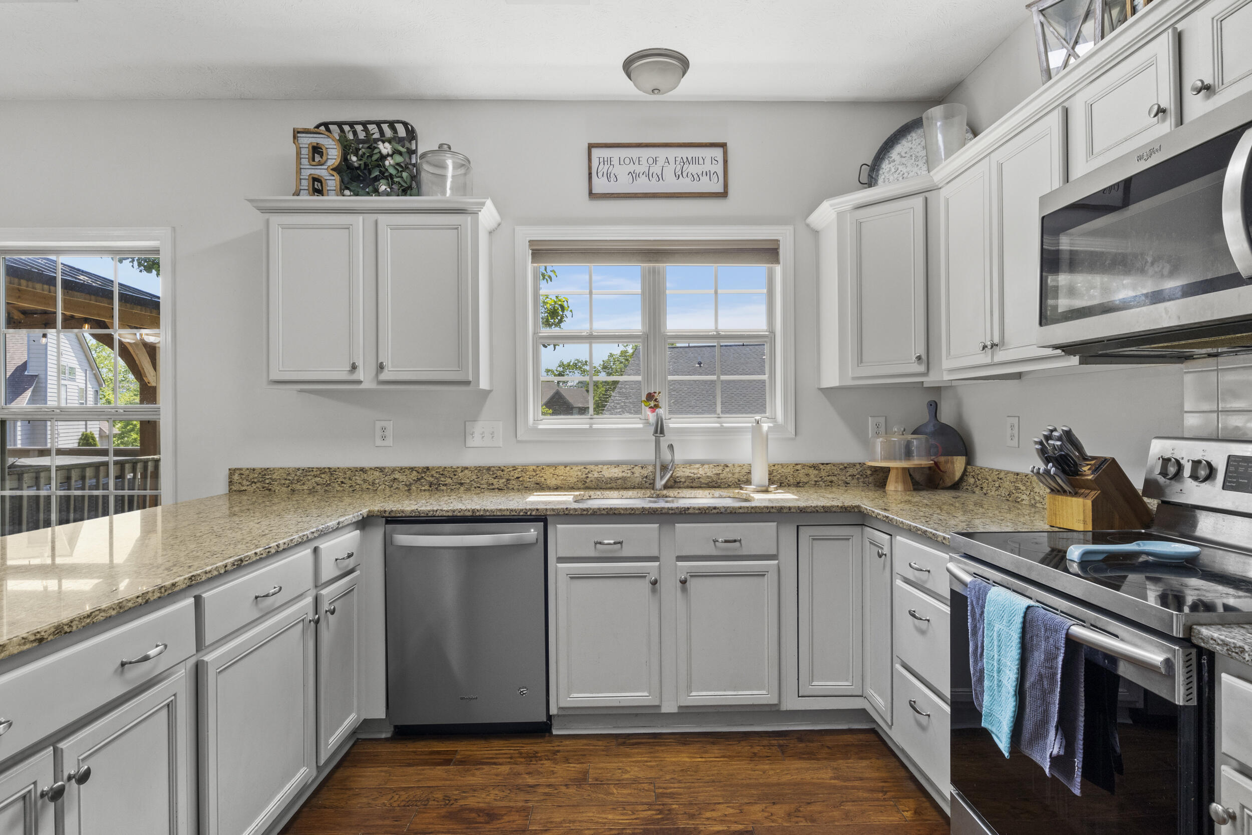568 Thames Circle Property Photo 15