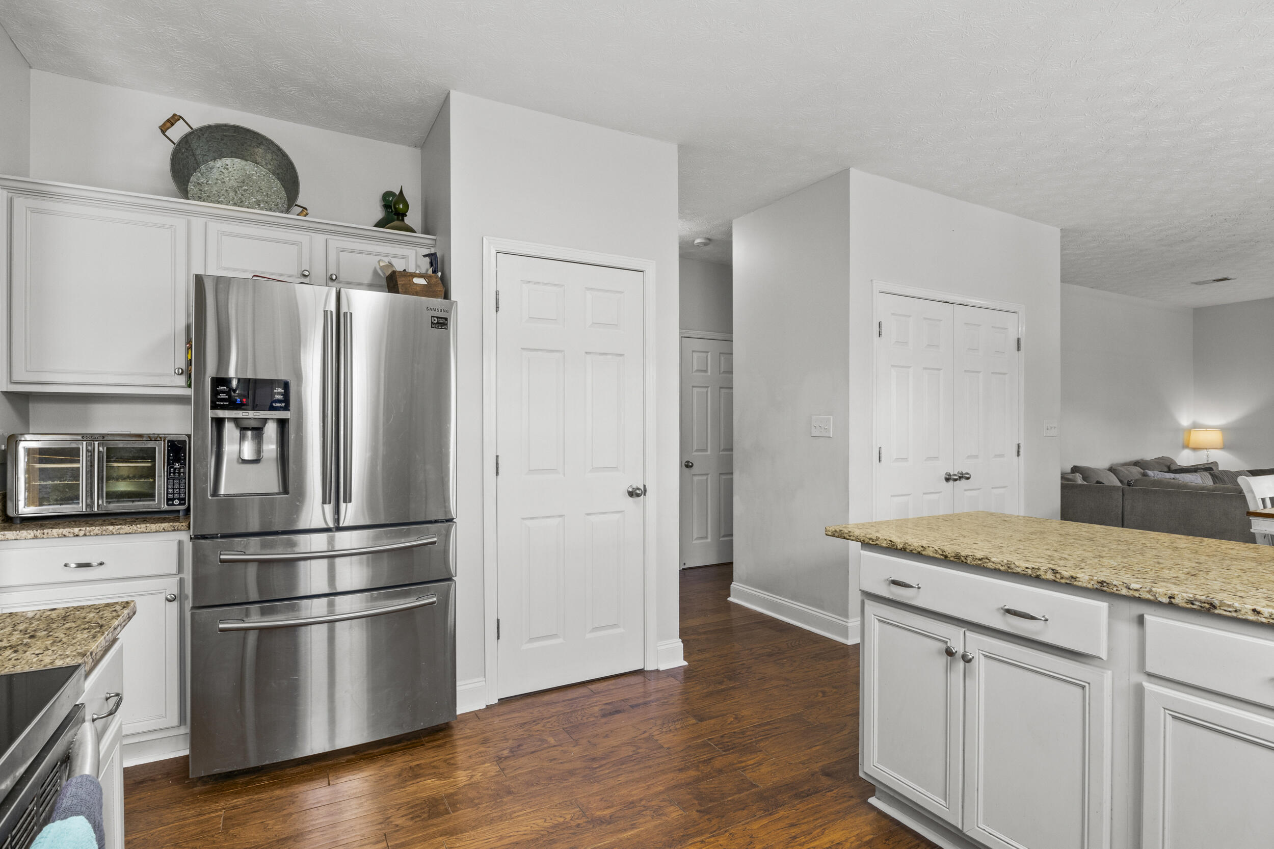 568 Thames Circle Property Photo 16