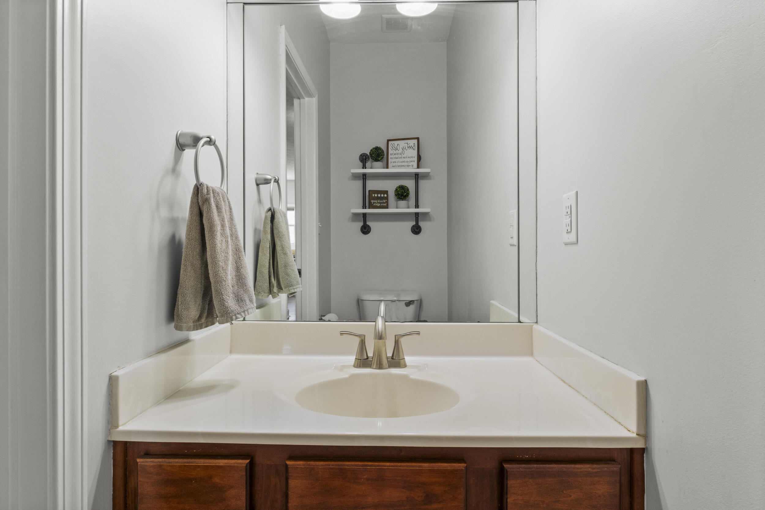 568 Thames Circle Property Photo 25