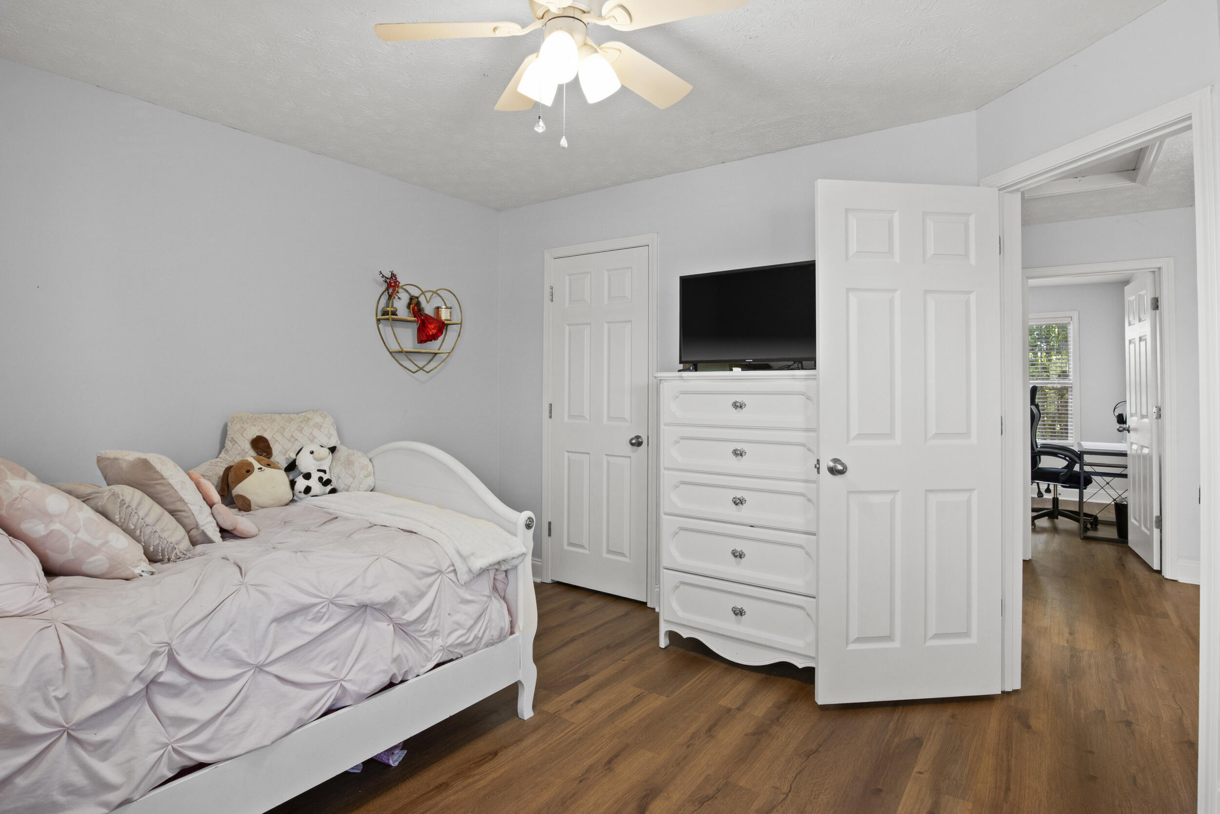 568 Thames Circle Property Photo 29