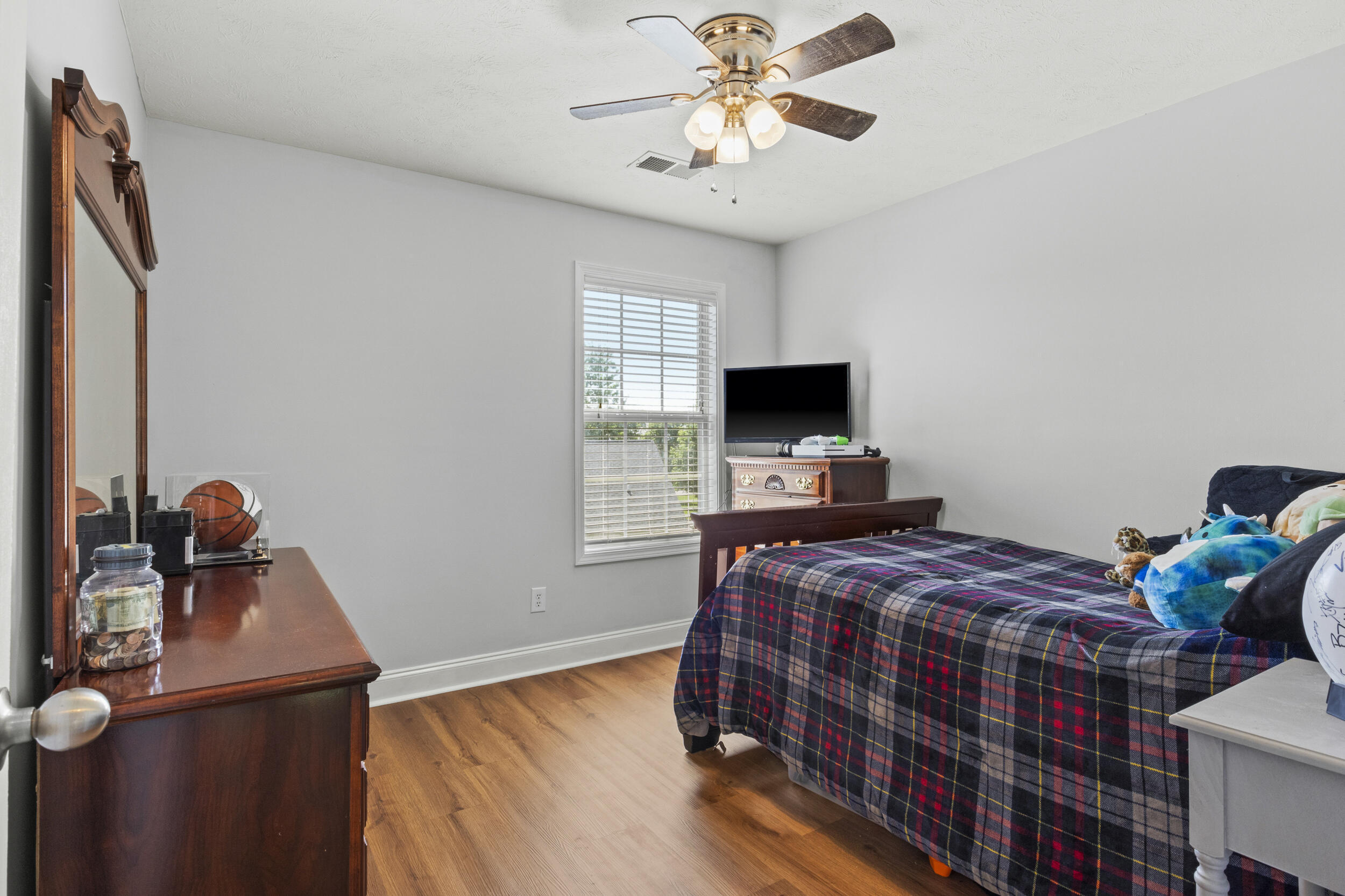 568 Thames Circle Property Photo 34