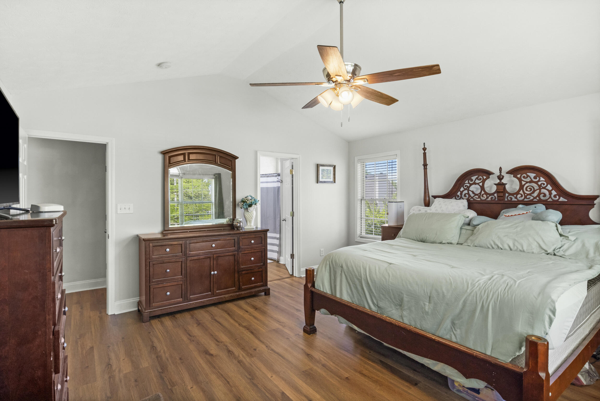 568 Thames Circle Property Photo 38