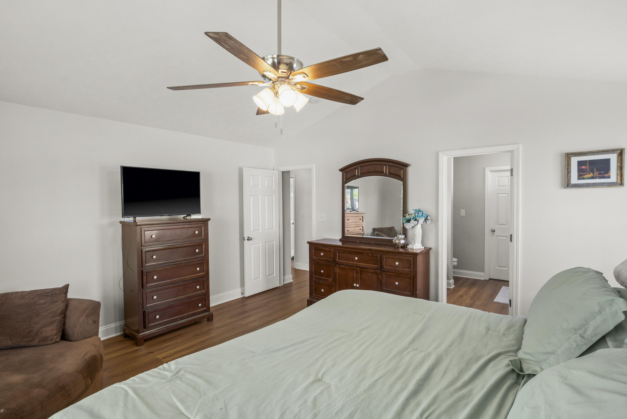 568 Thames Circle Property Photo 39