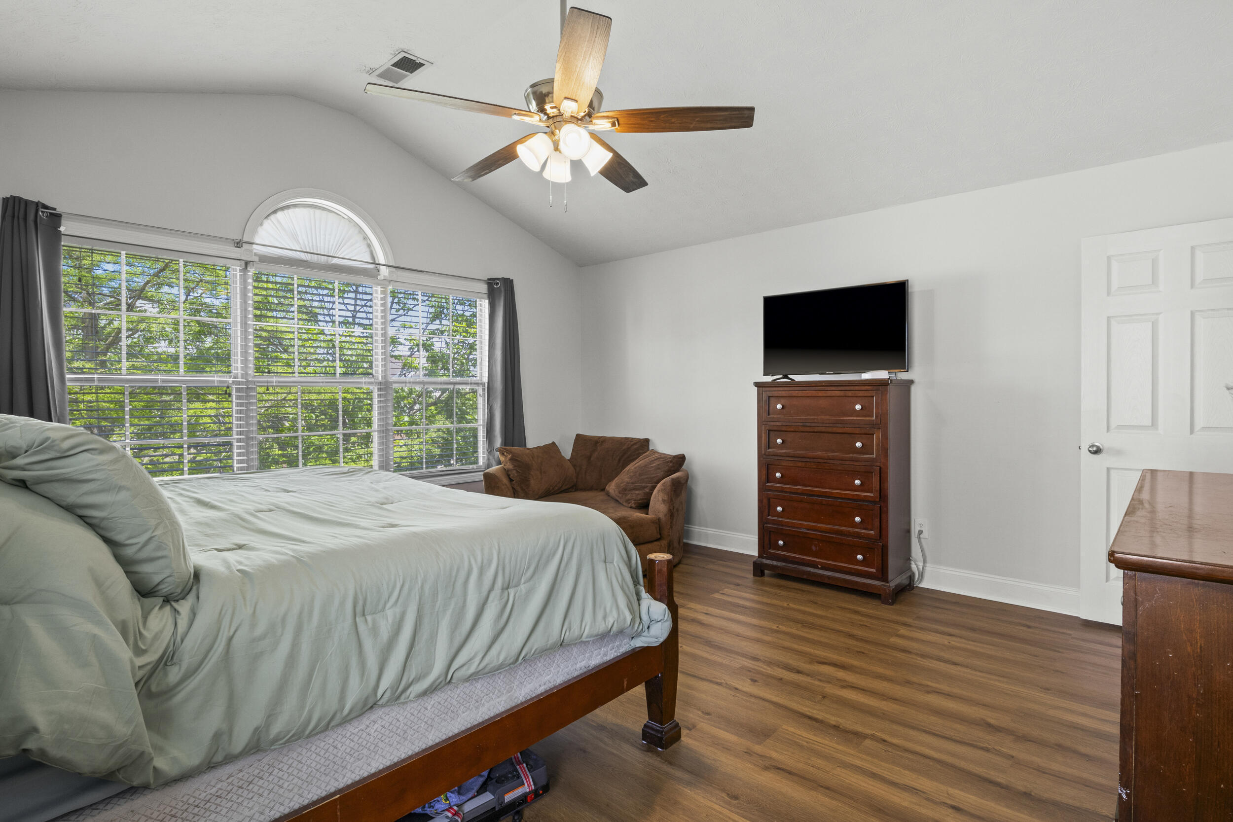 568 Thames Circle Property Photo 42