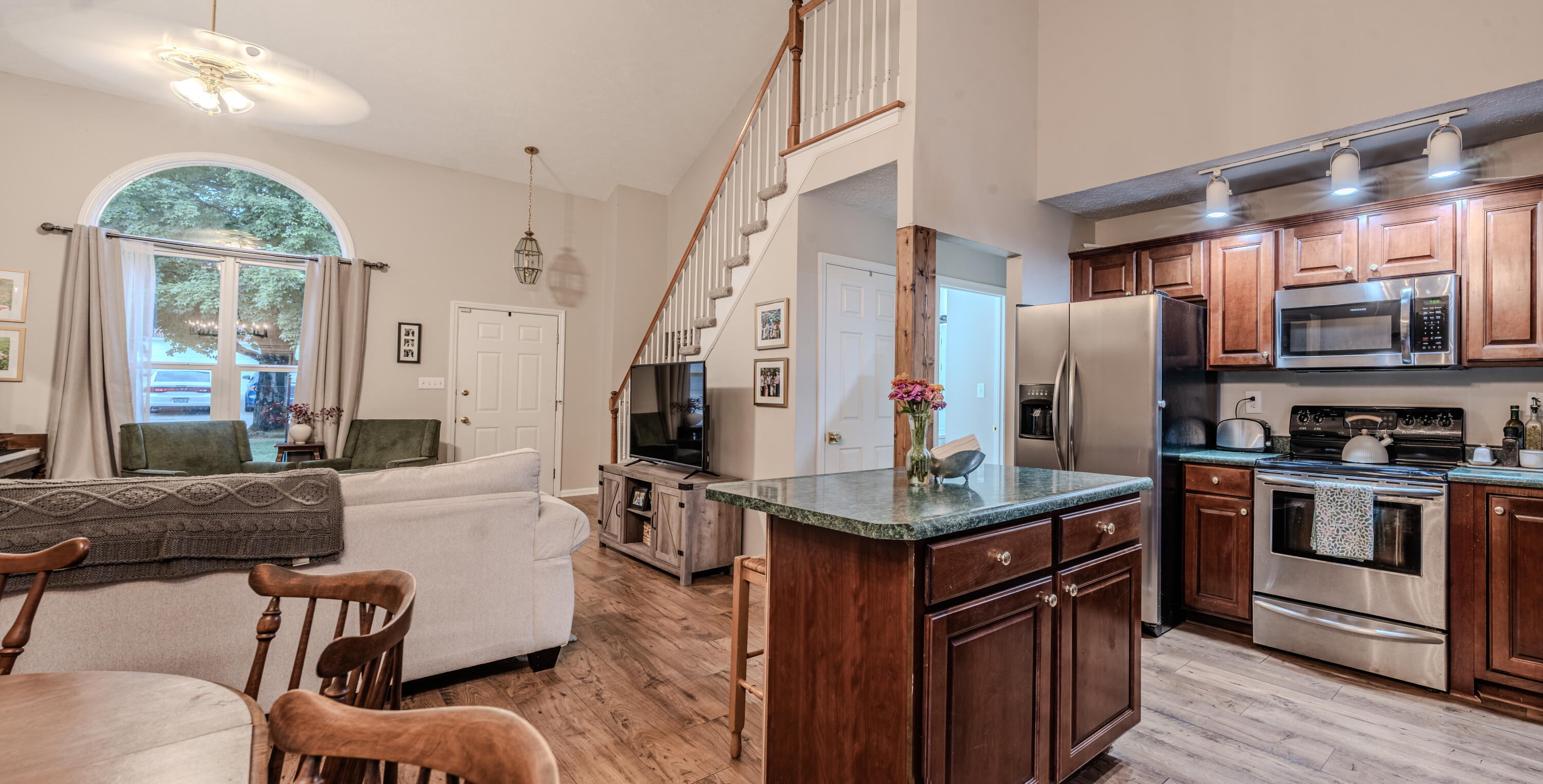 2848 Gateway Park Lane Property Photo 4