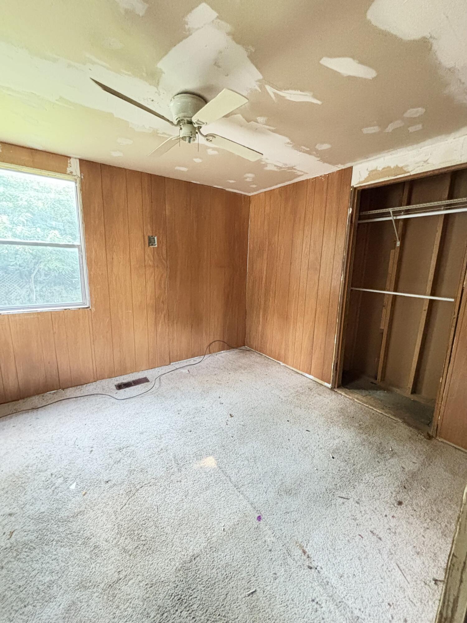 419 Elizabeth Property Photo 15