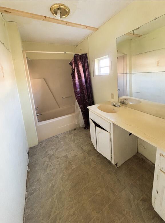 419 Elizabeth Property Photo 16
