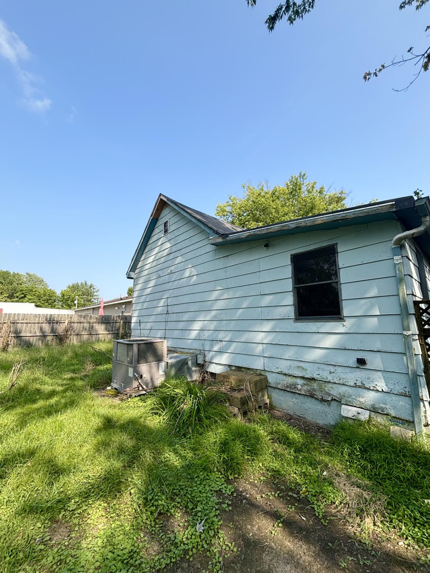 419 Elizabeth Property Photo 19