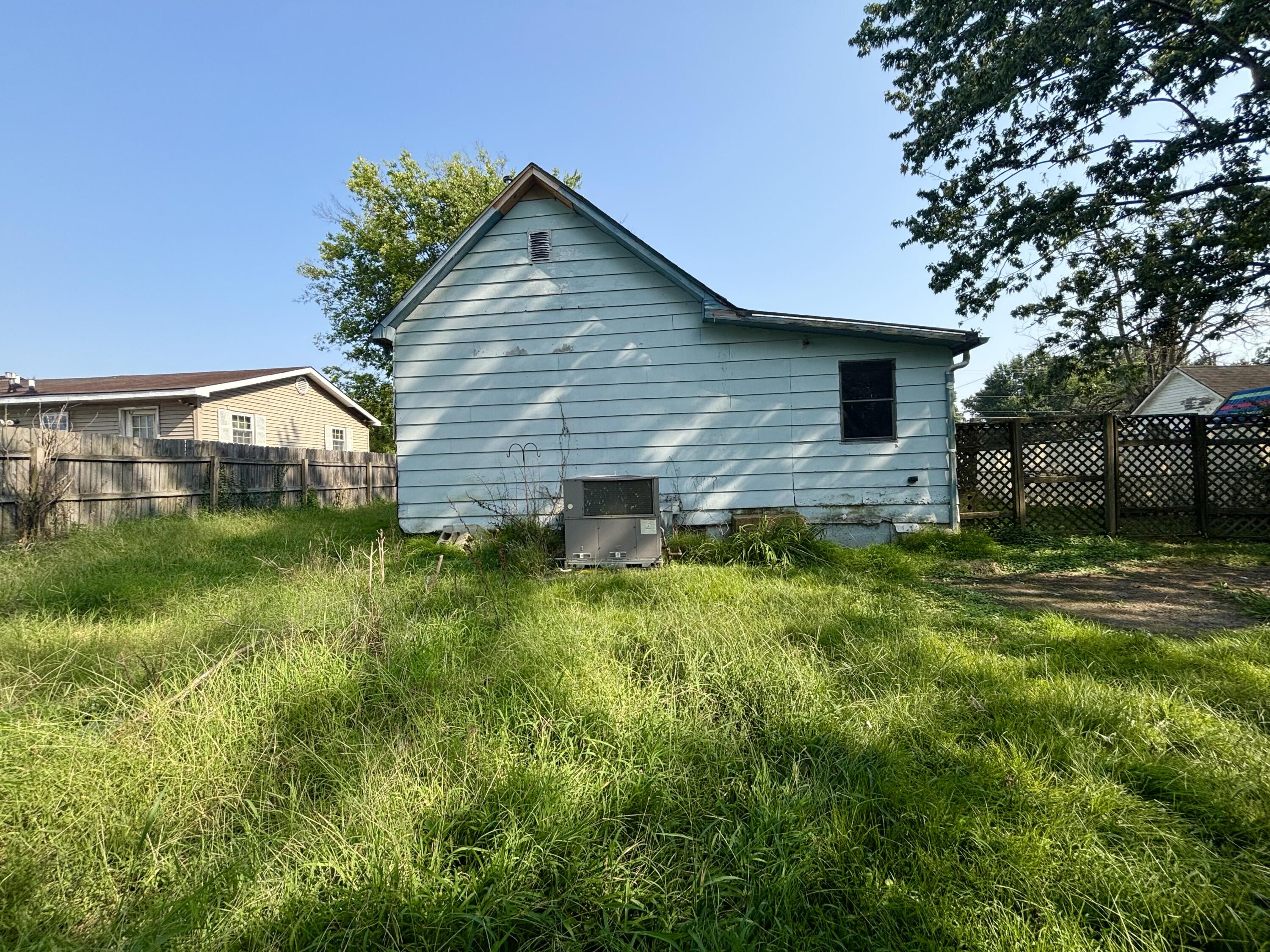 419 Elizabeth Property Photo 20