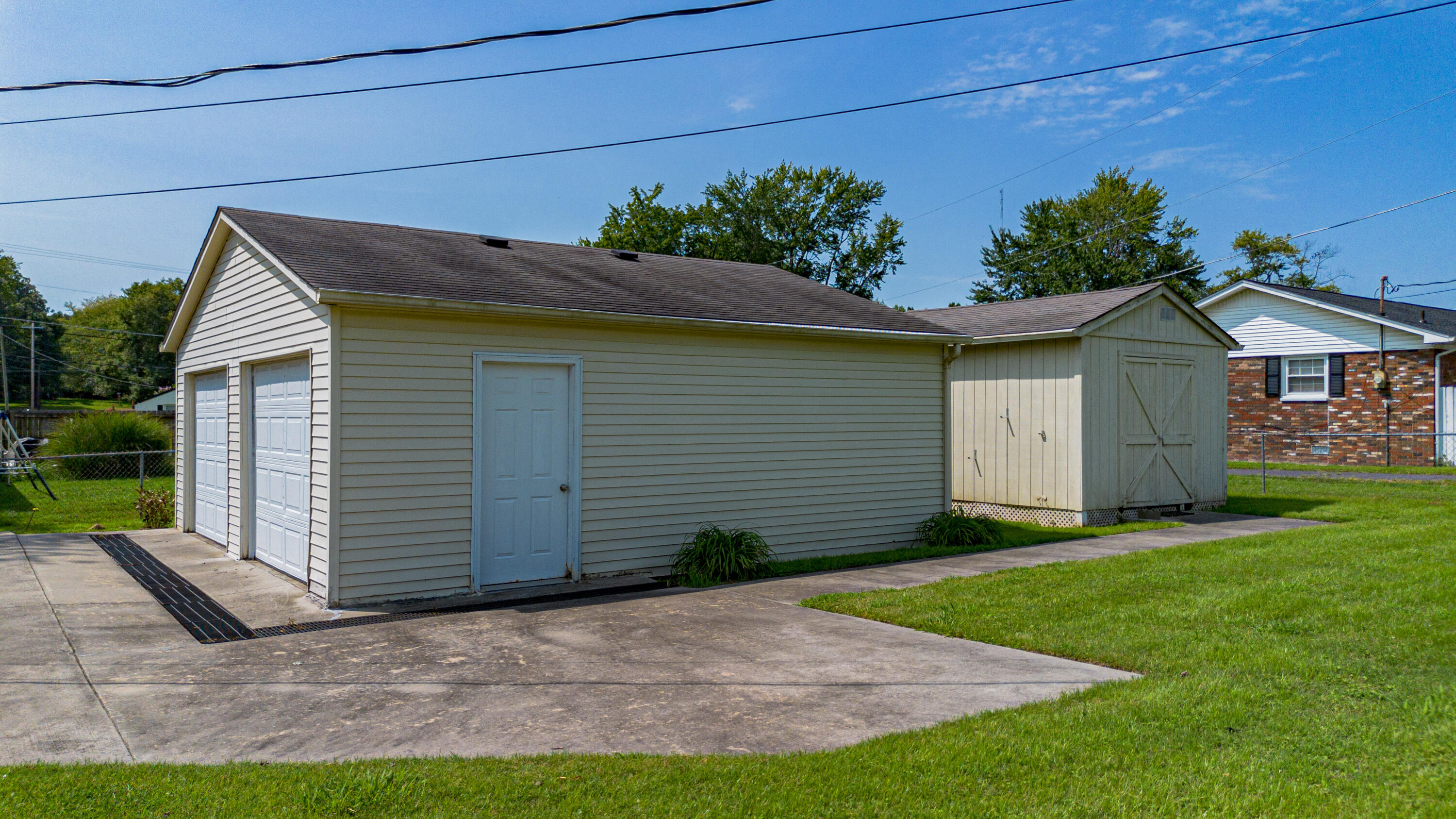 3725 Old Mayfield Road Property Photo 5