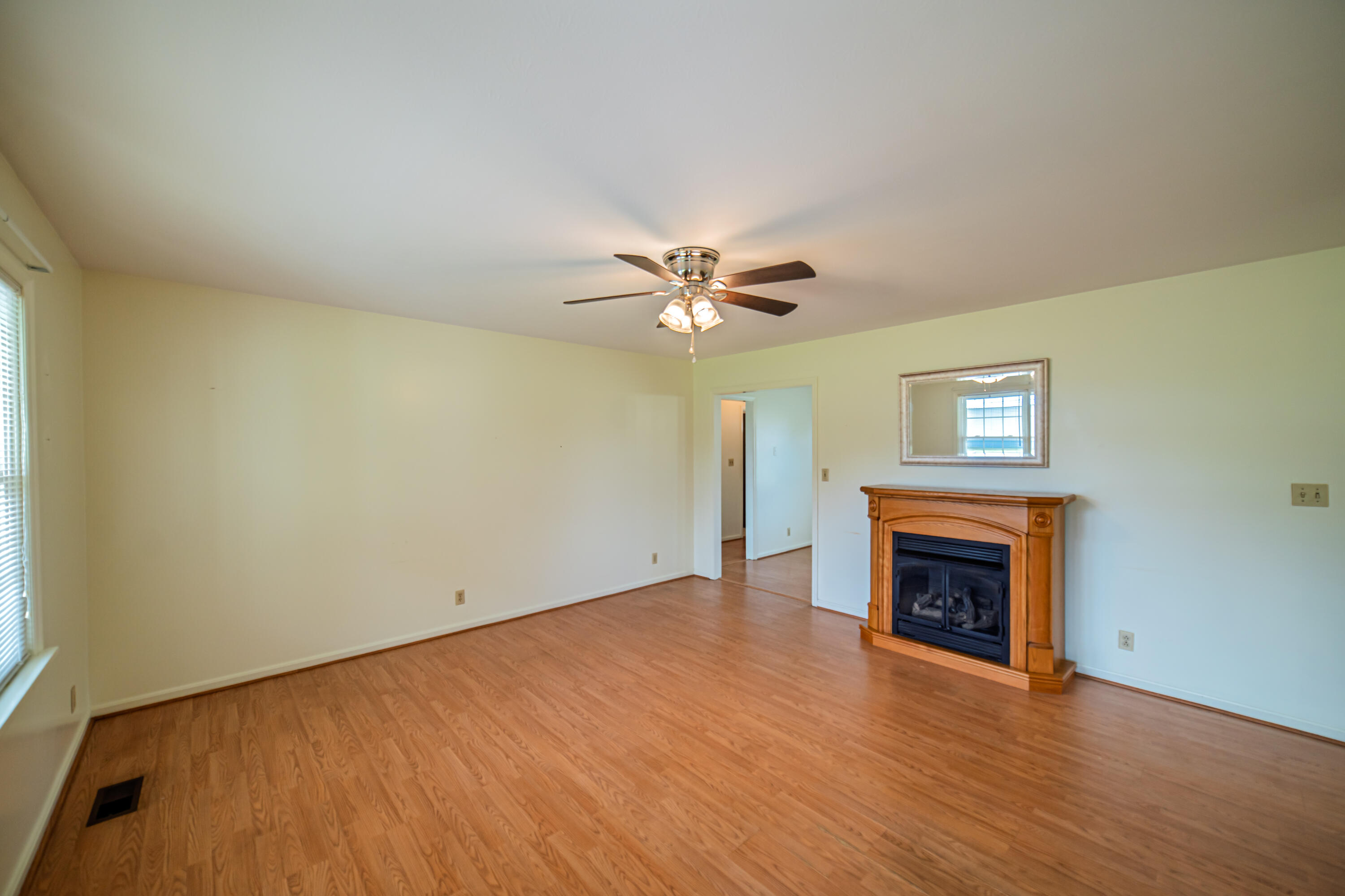 3725 Old Mayfield Road Property Photo 7