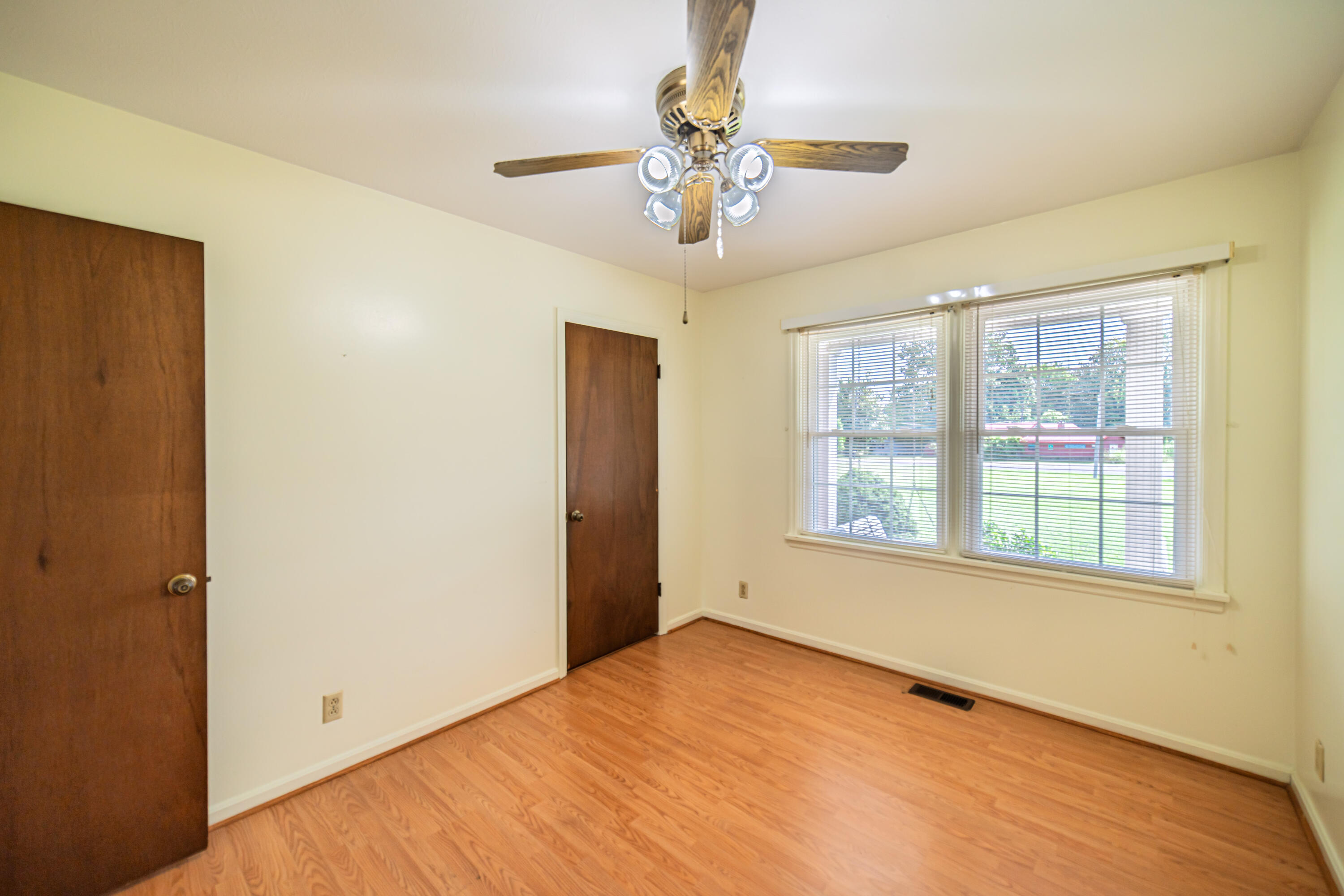 3725 Old Mayfield Road Property Photo 10