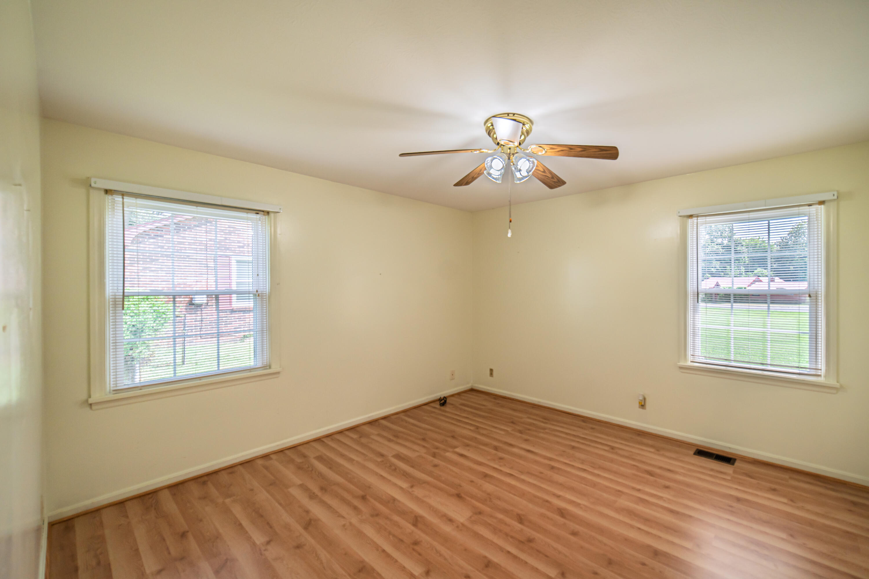 3725 Old Mayfield Road Property Photo 13