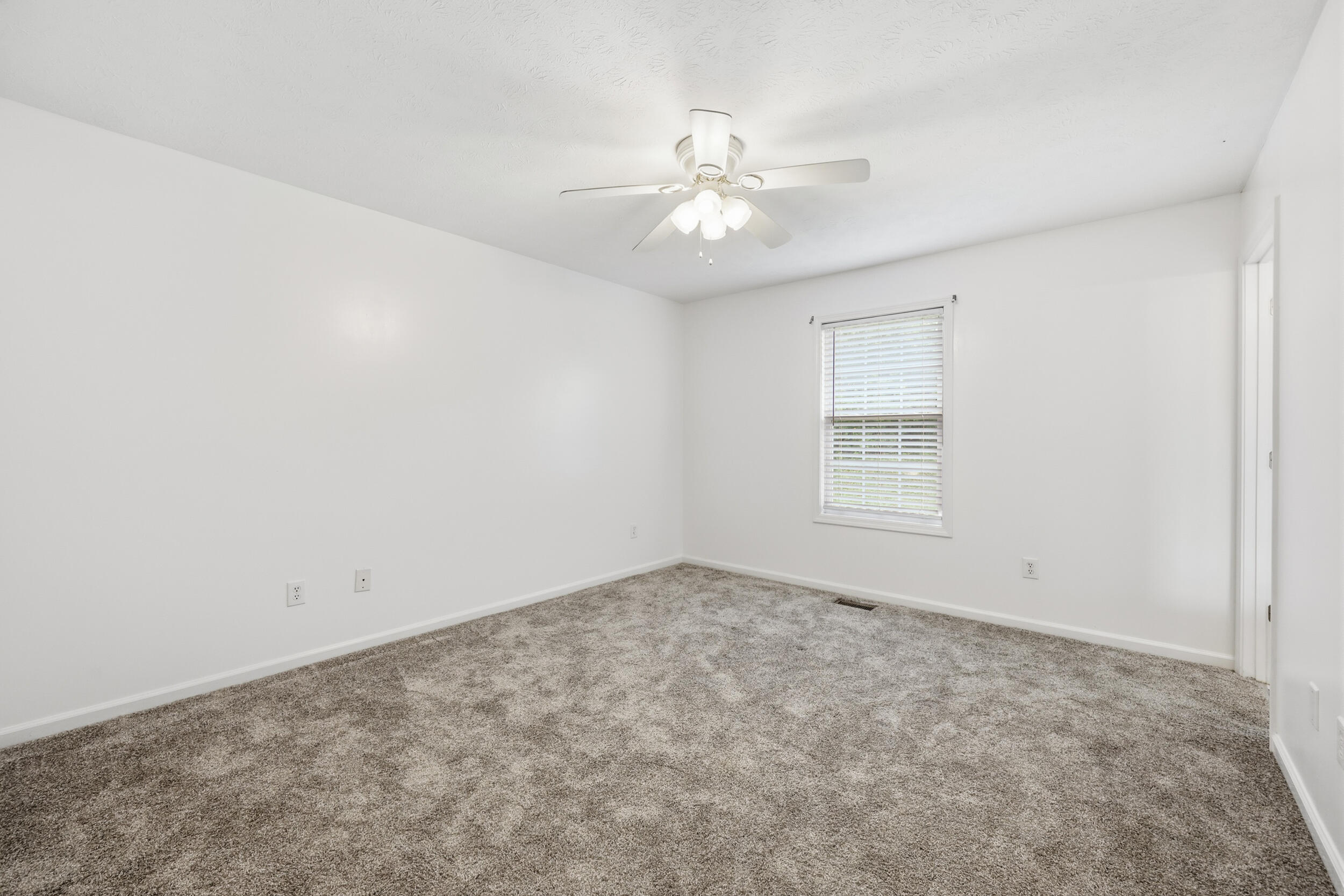 527 Hidden Hills Way Property Photo 14