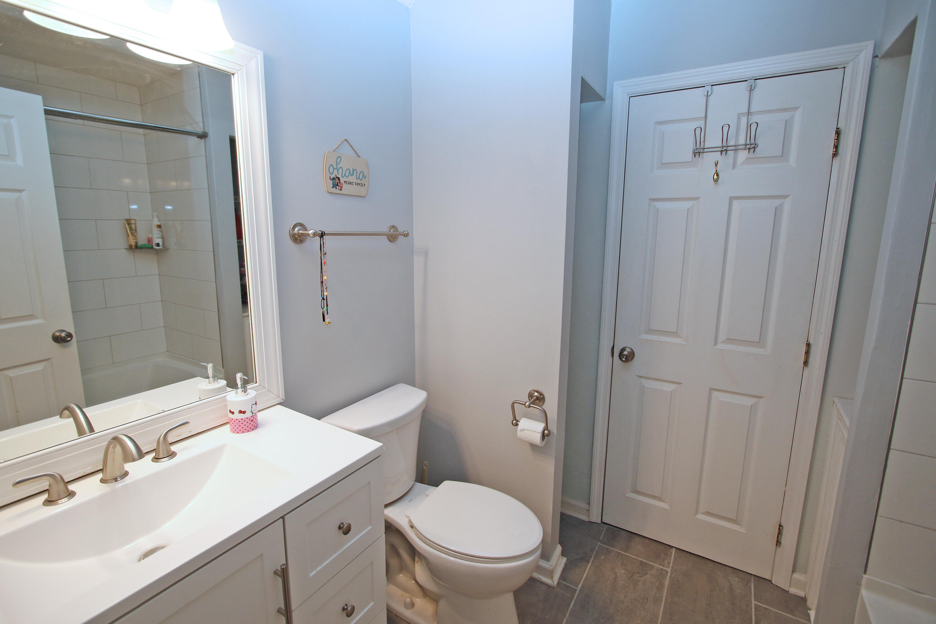 1712 Brook Park Drive Property Photo 20