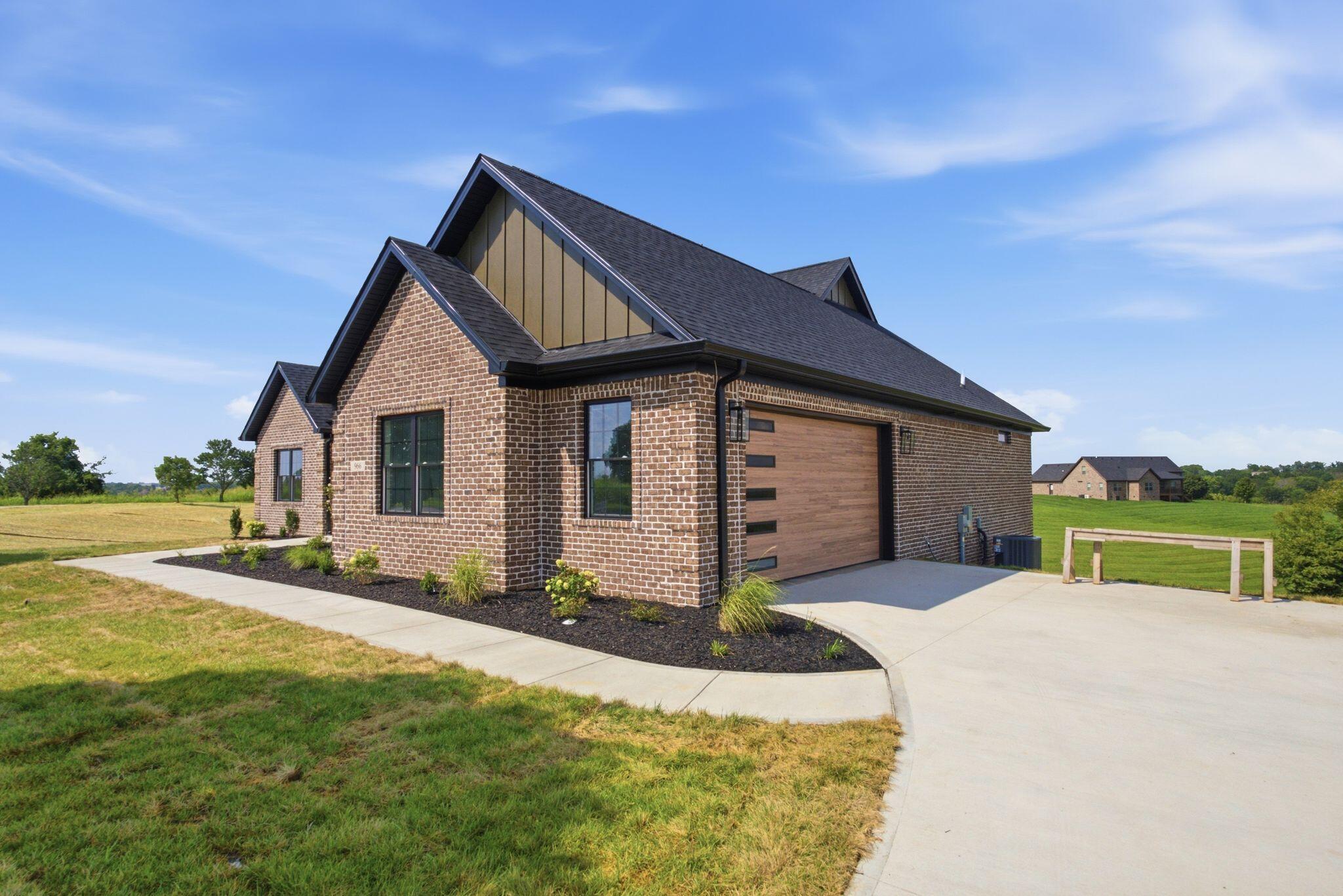 966 Champion Way Property Photo 14