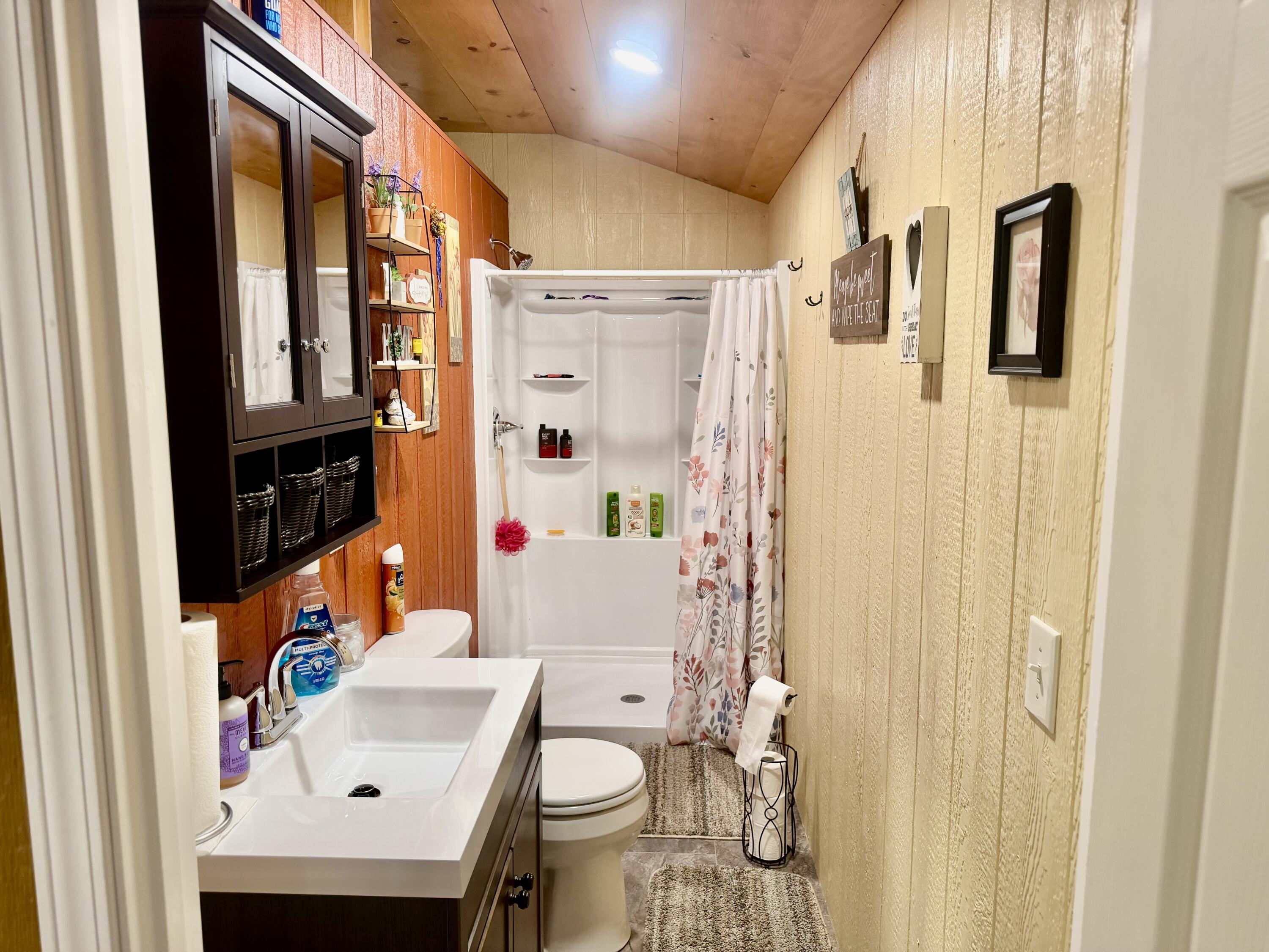 81 Airport Drive Property Photo 53