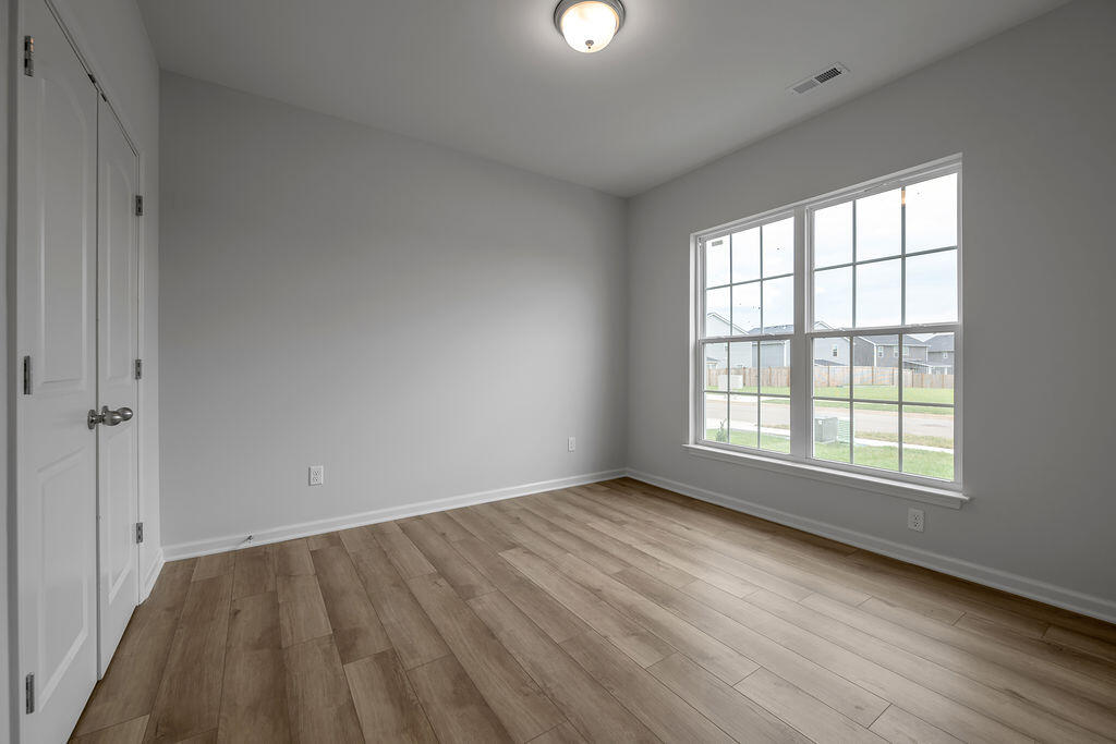 107 Crescent Way Property Photo 5