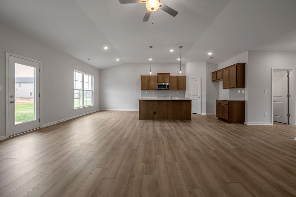 107 Crescent Way Property Photo 9