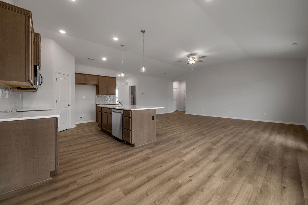 107 Crescent Way Property Photo 11