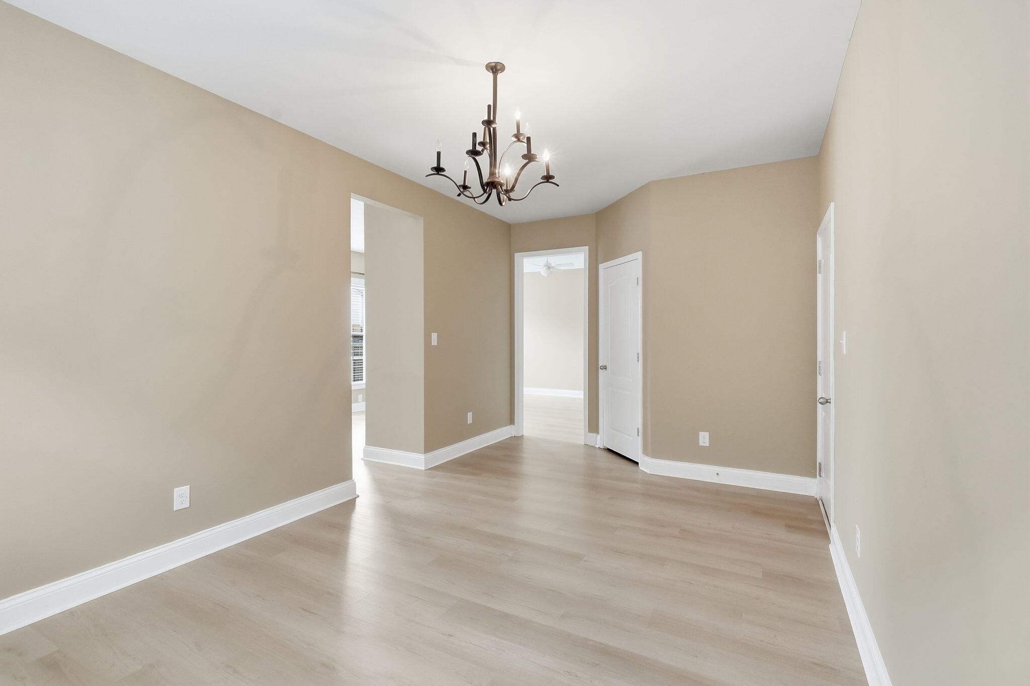 896 Sugarbush Trail Property Photo 17
