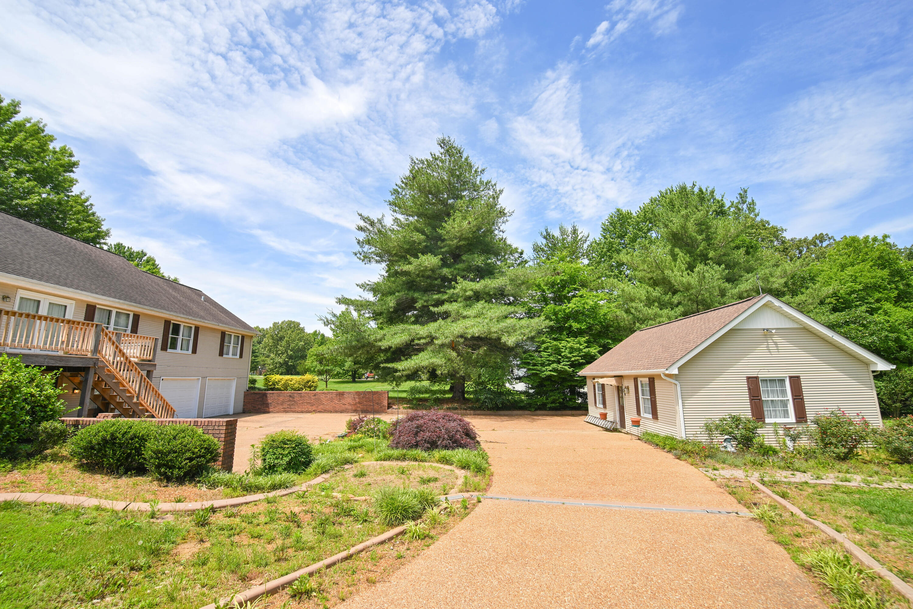 101 Willowcreek Road Property Photo 7