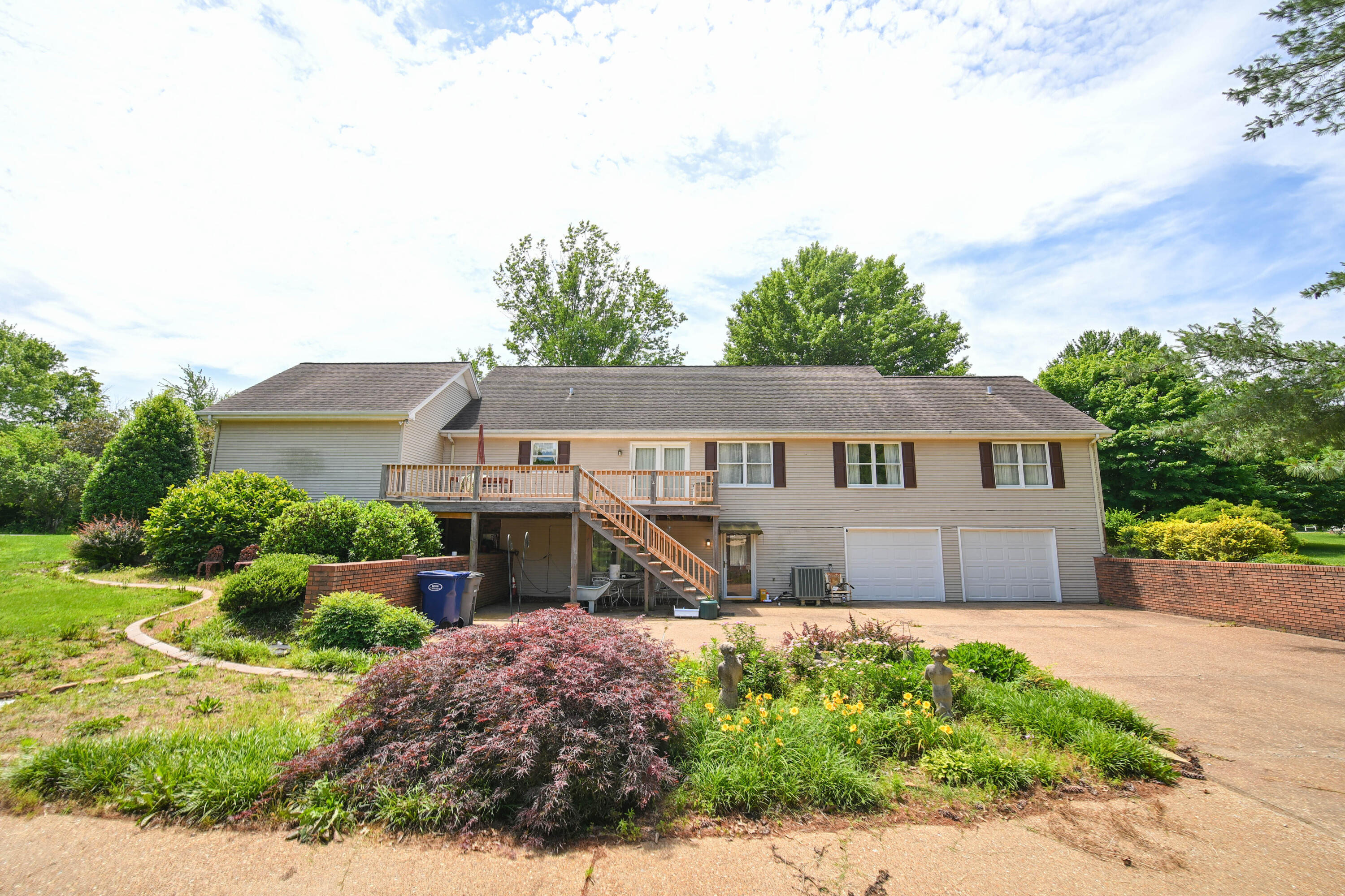 101 Willowcreek Road Property Photo 10
