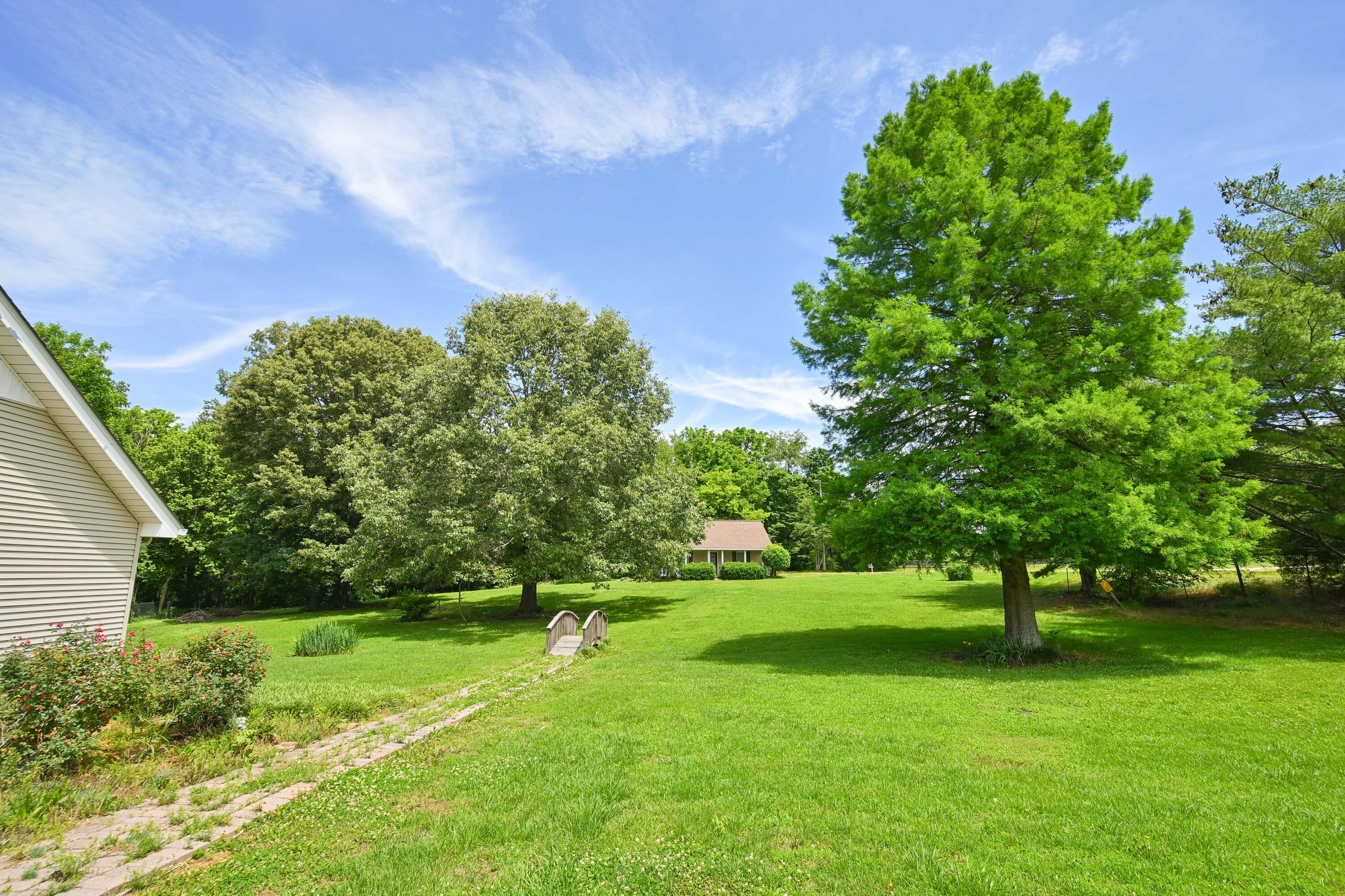 101 Willowcreek Road Property Photo 11