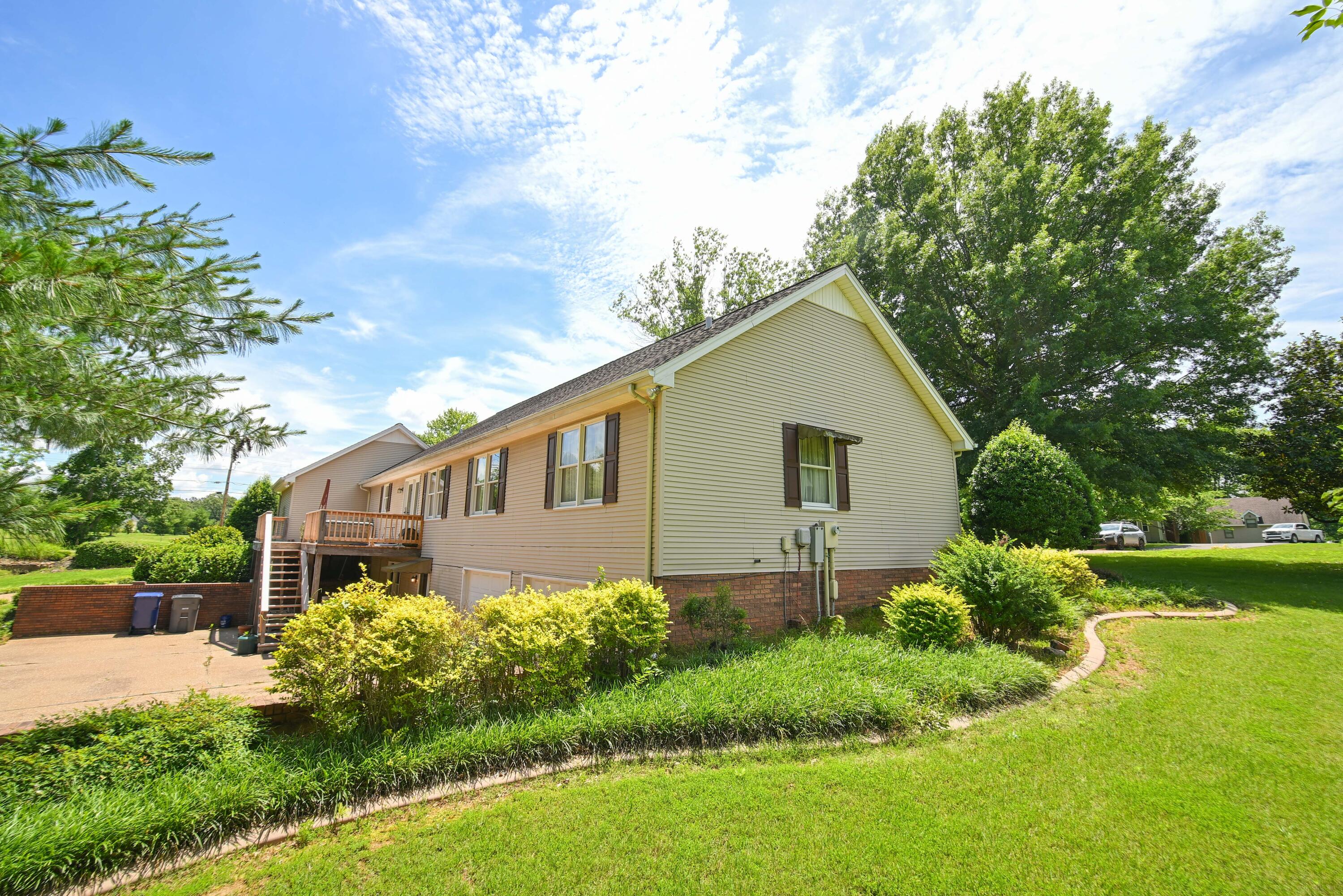 101 Willowcreek Road Property Photo 17