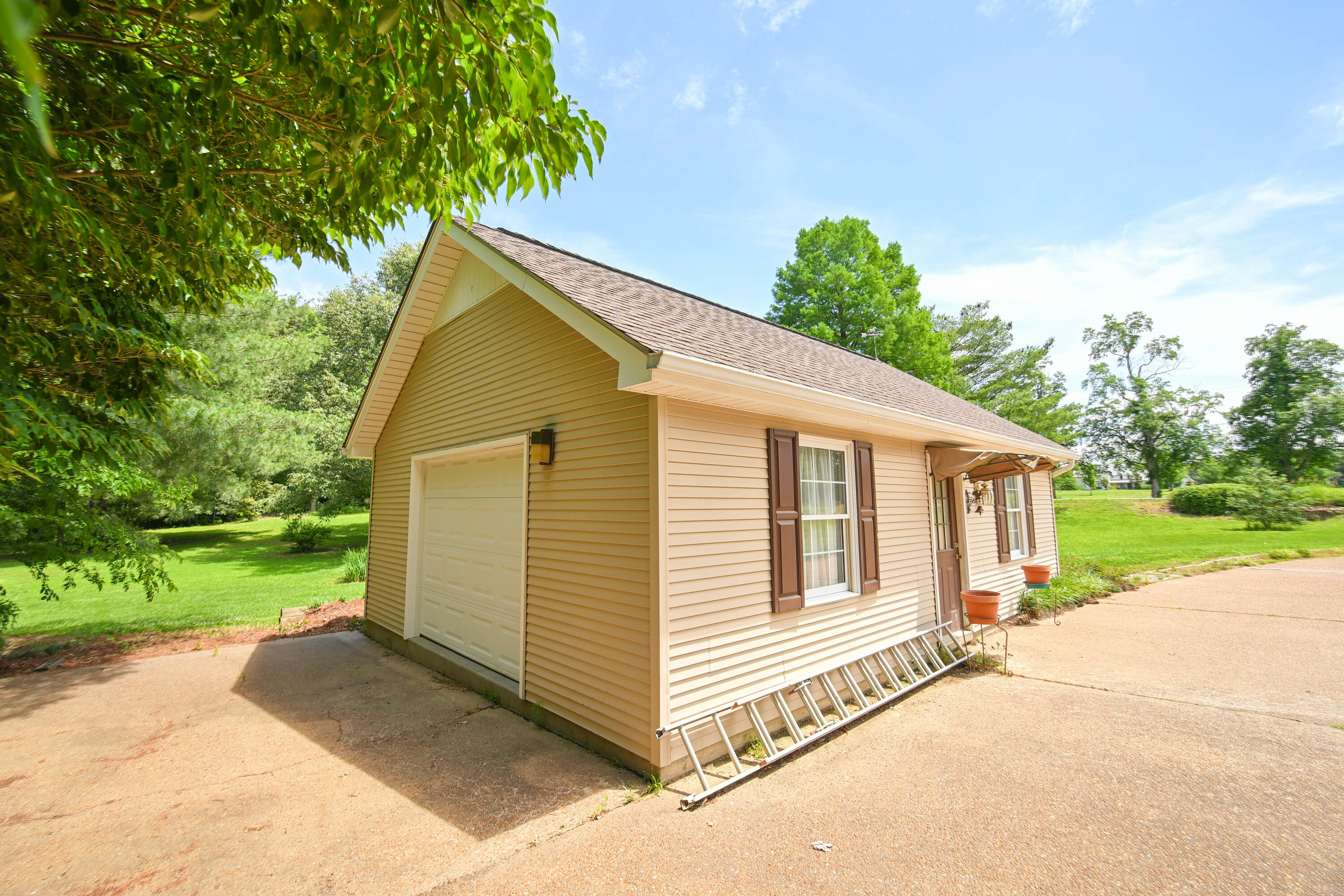 101 Willowcreek Road Property Photo 19