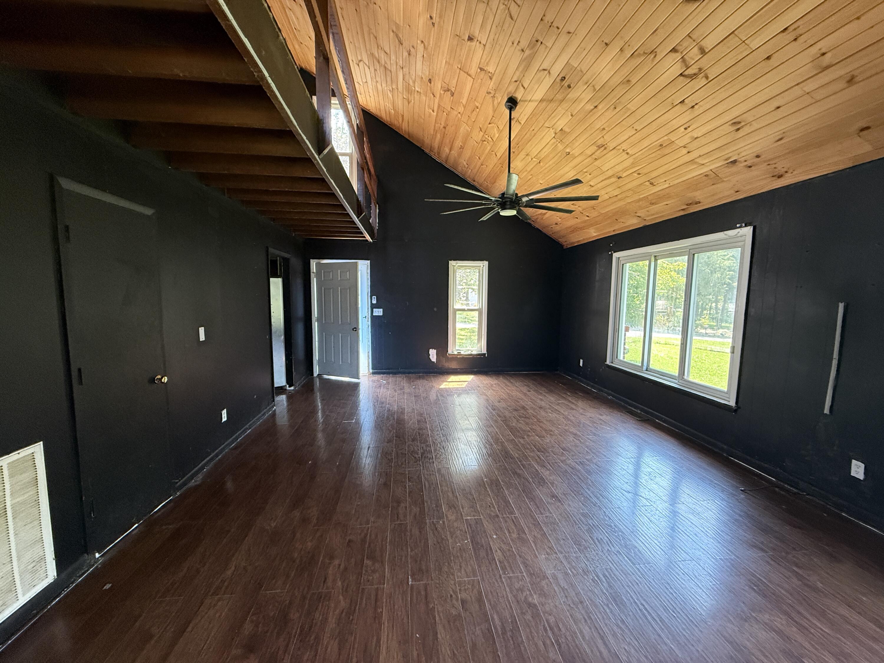 133 Oak Lane Property Photo 4
