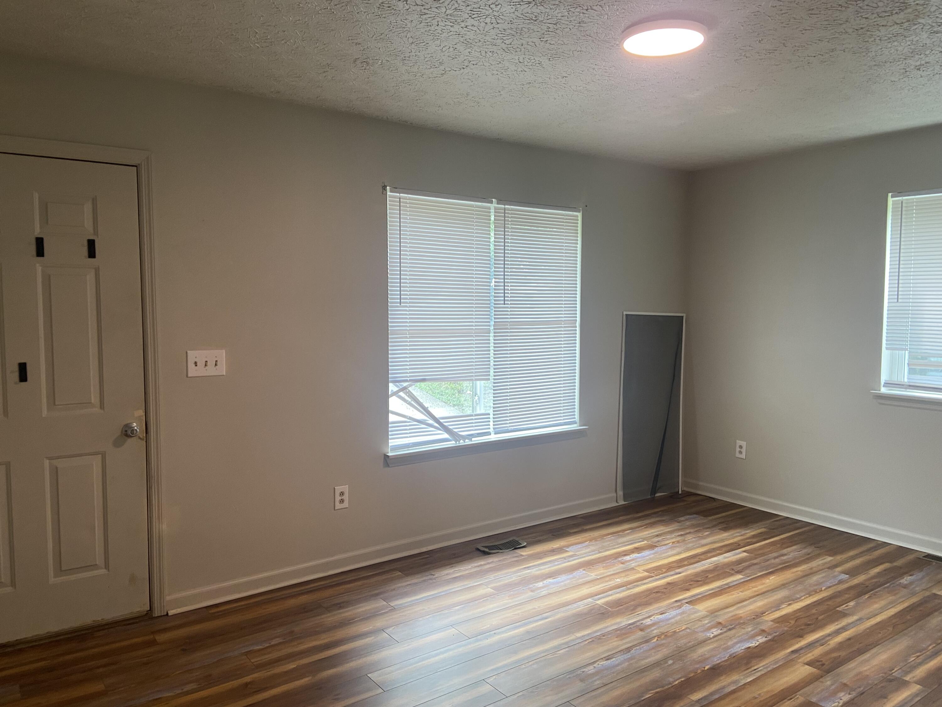 205 Keith Whitley Boulevard Property Photo 5