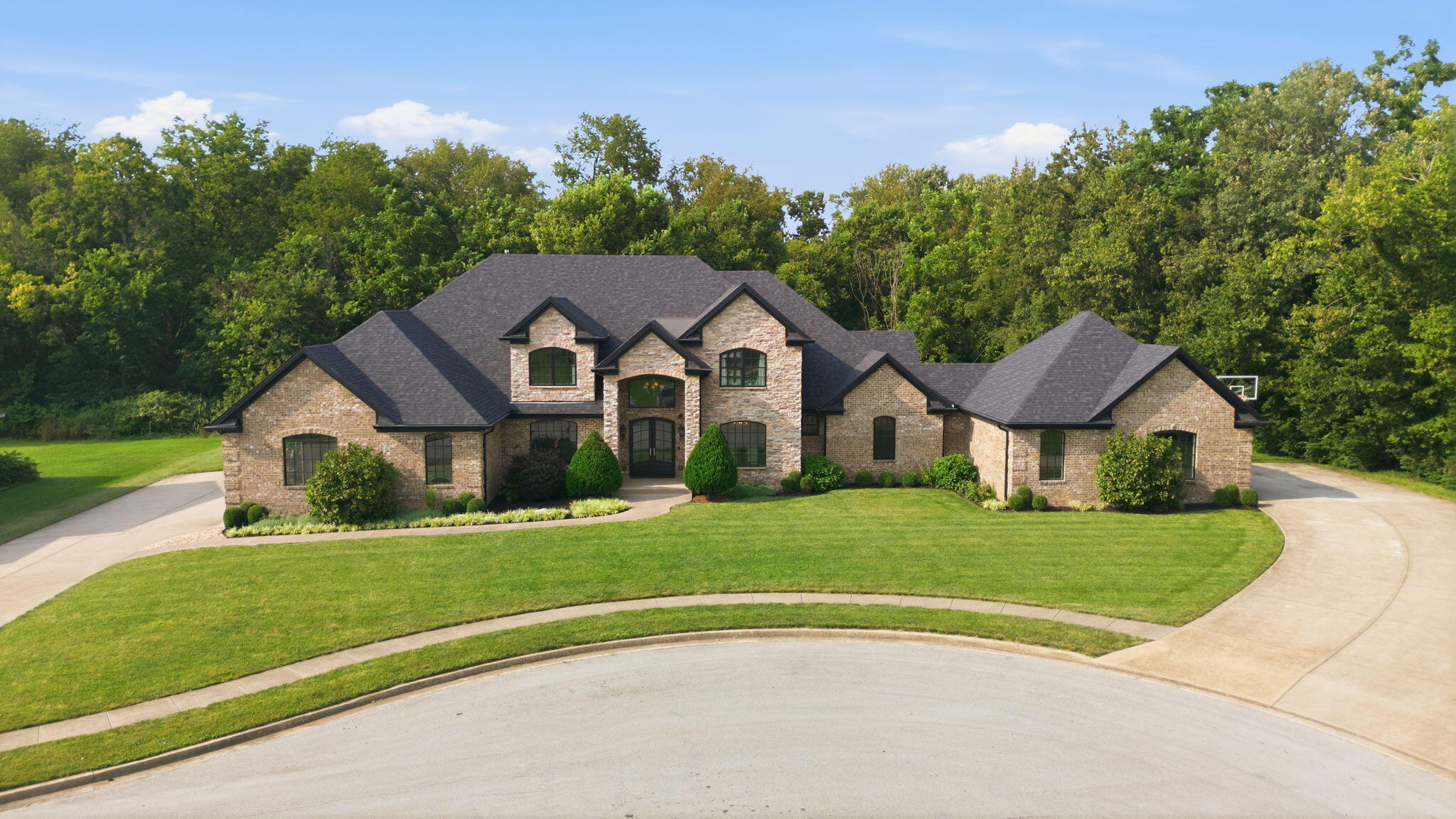 211 Wedgewood Circle Property Photo 3