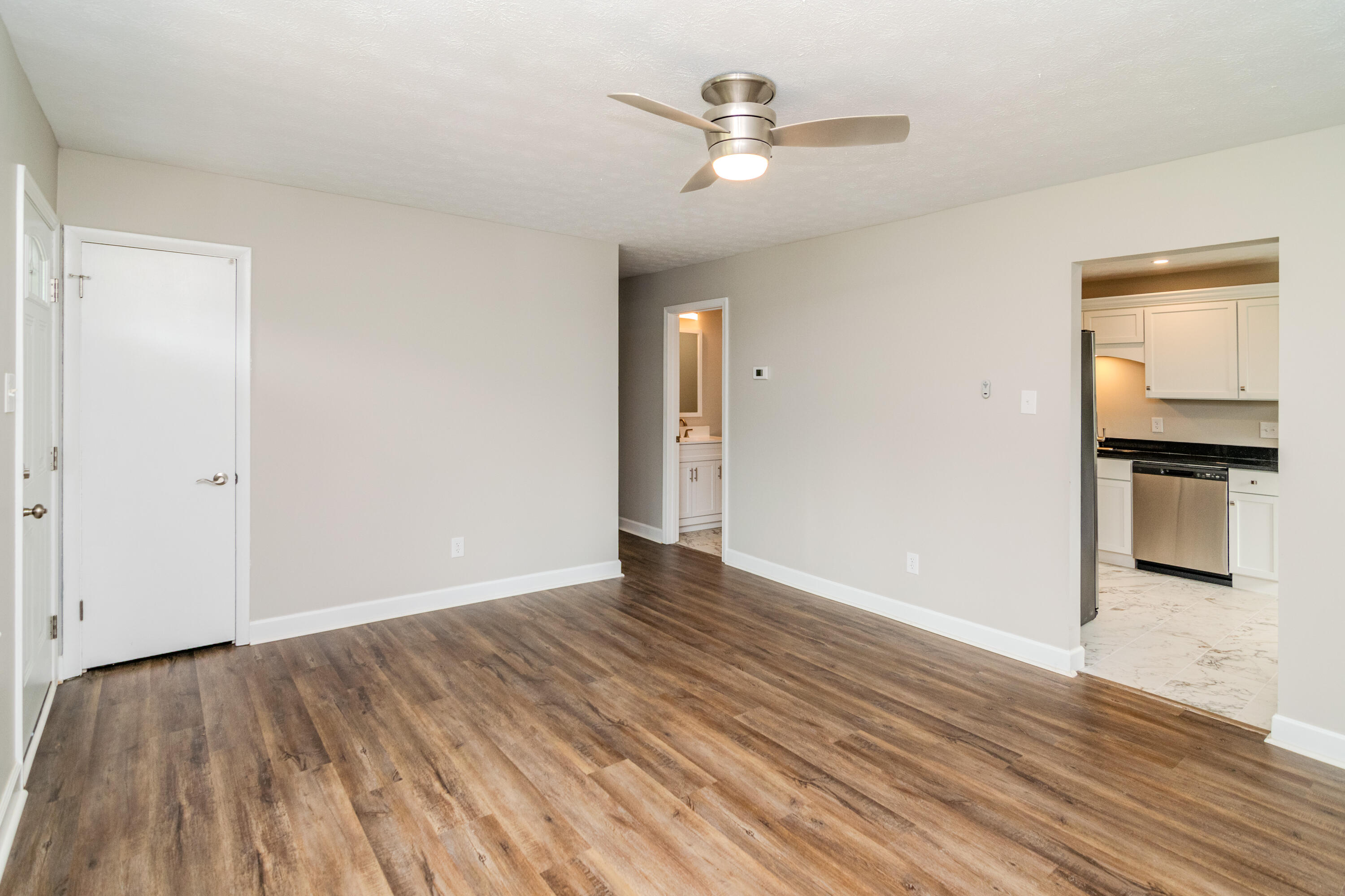 1910 Greenleaf Drive Property Photo 6
