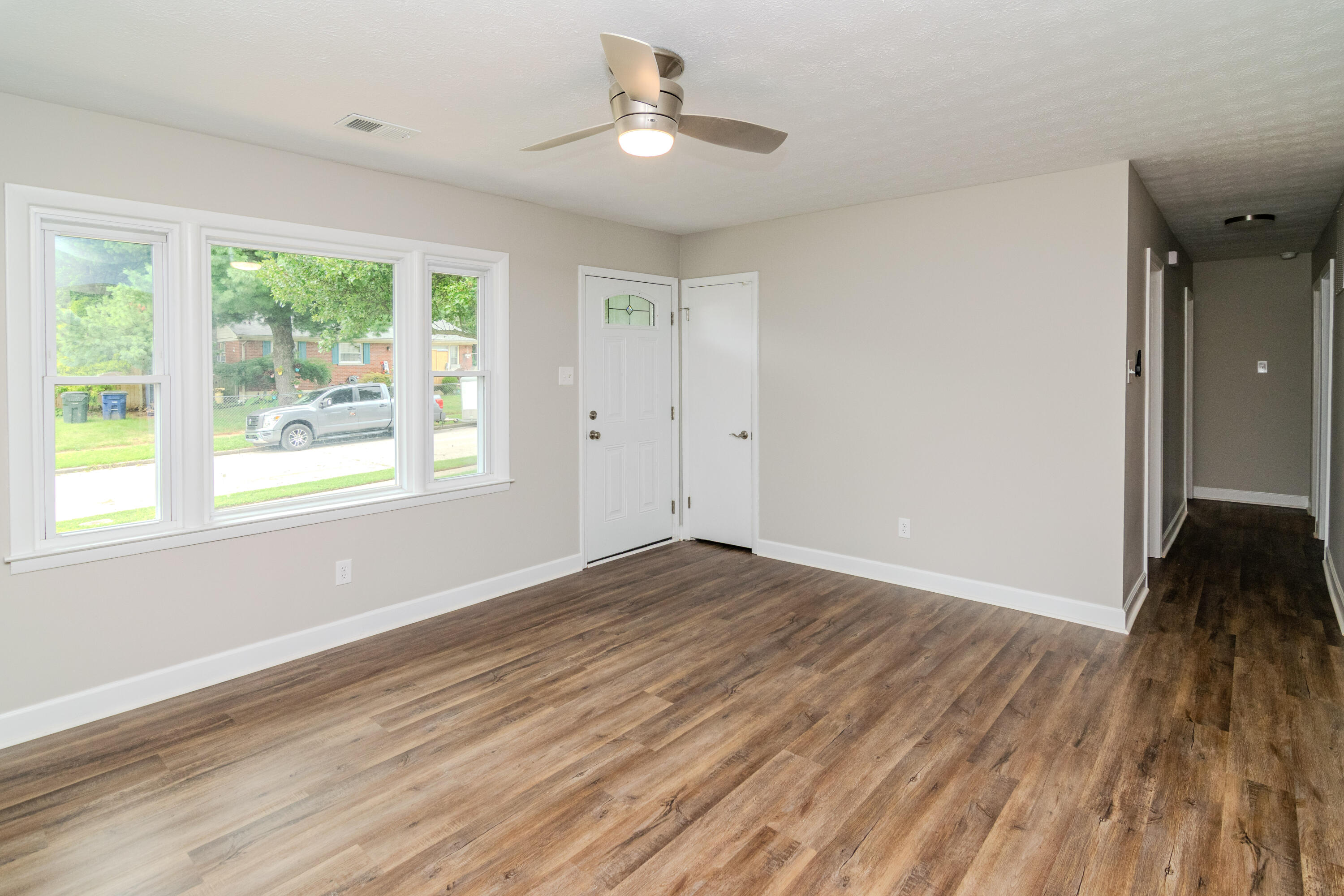 1910 Greenleaf Drive Property Photo 7