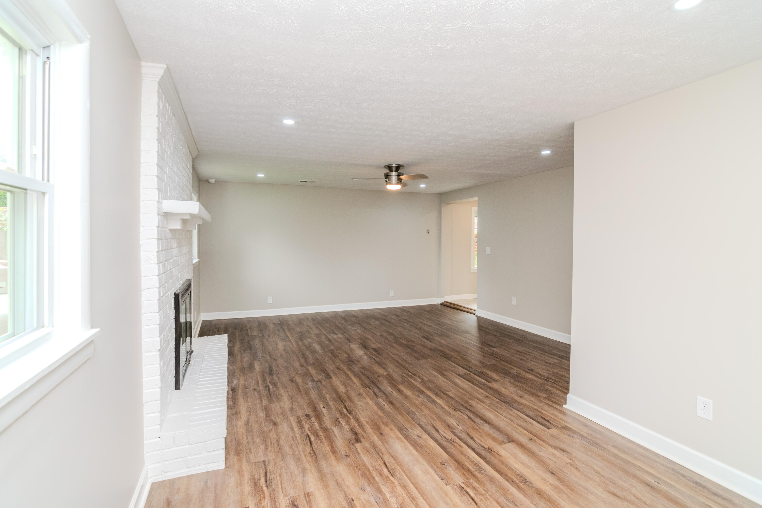 1910 Greenleaf Drive Property Photo 19