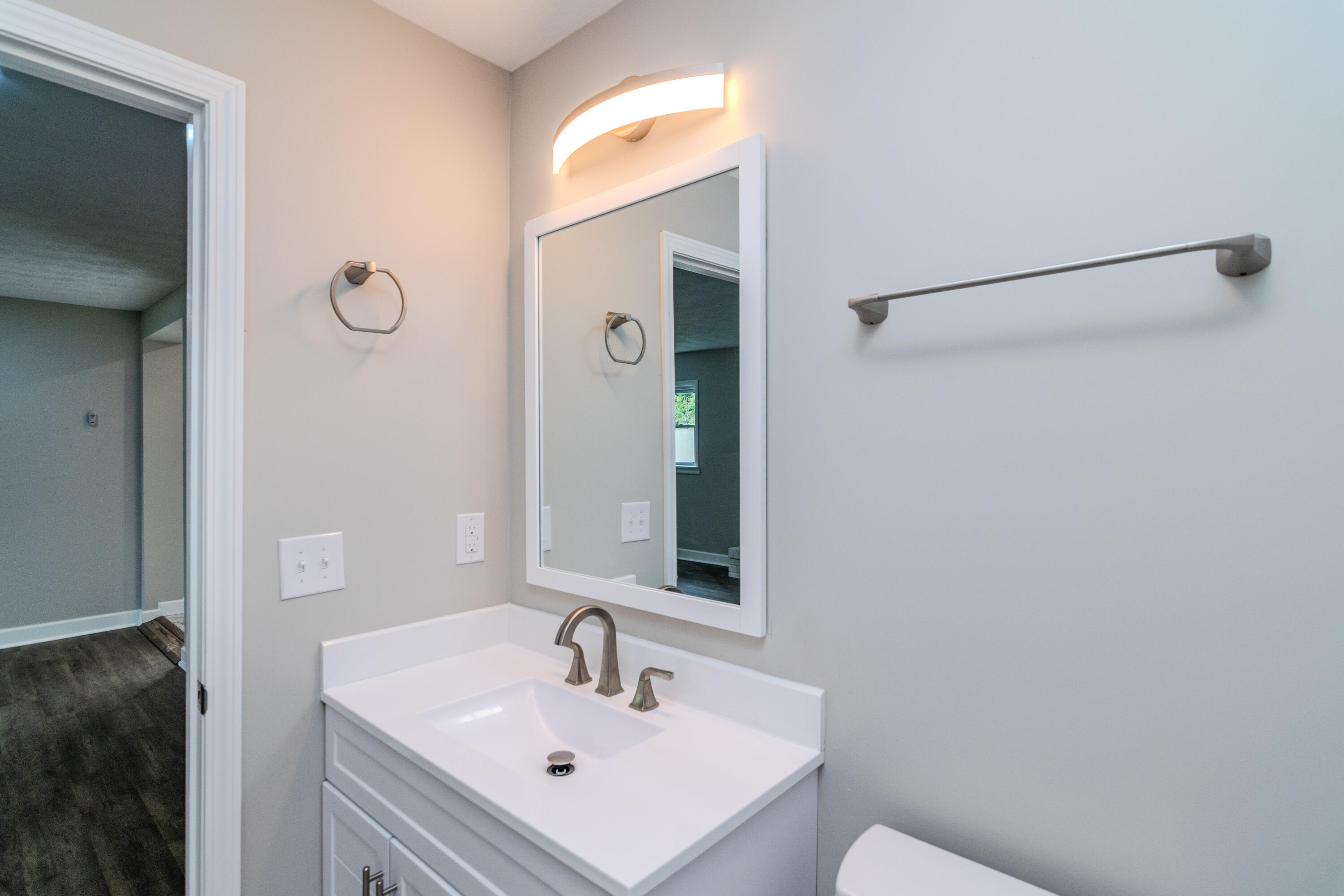 1910 Greenleaf Drive Property Photo 23