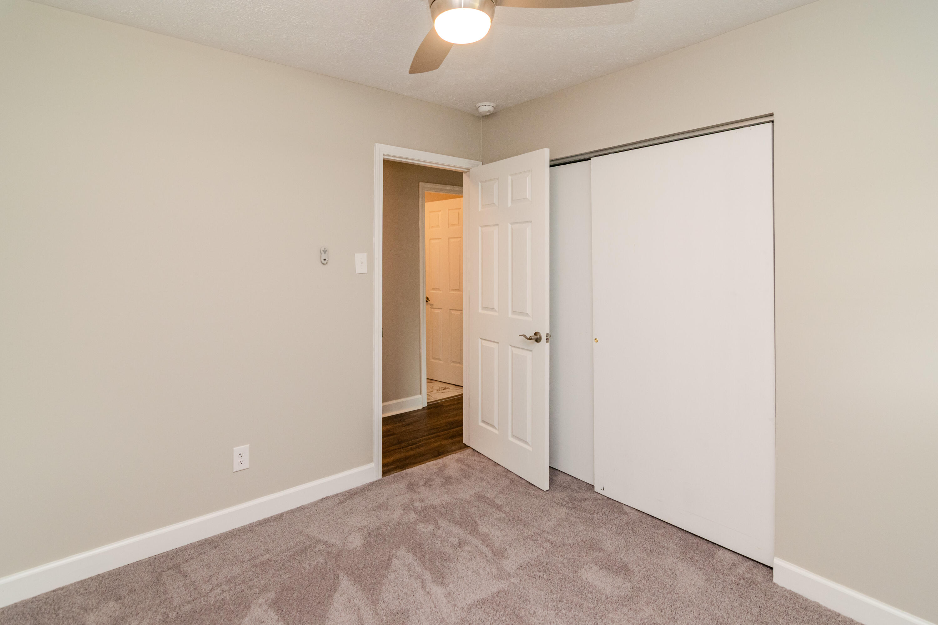 1910 Greenleaf Drive Property Photo 29