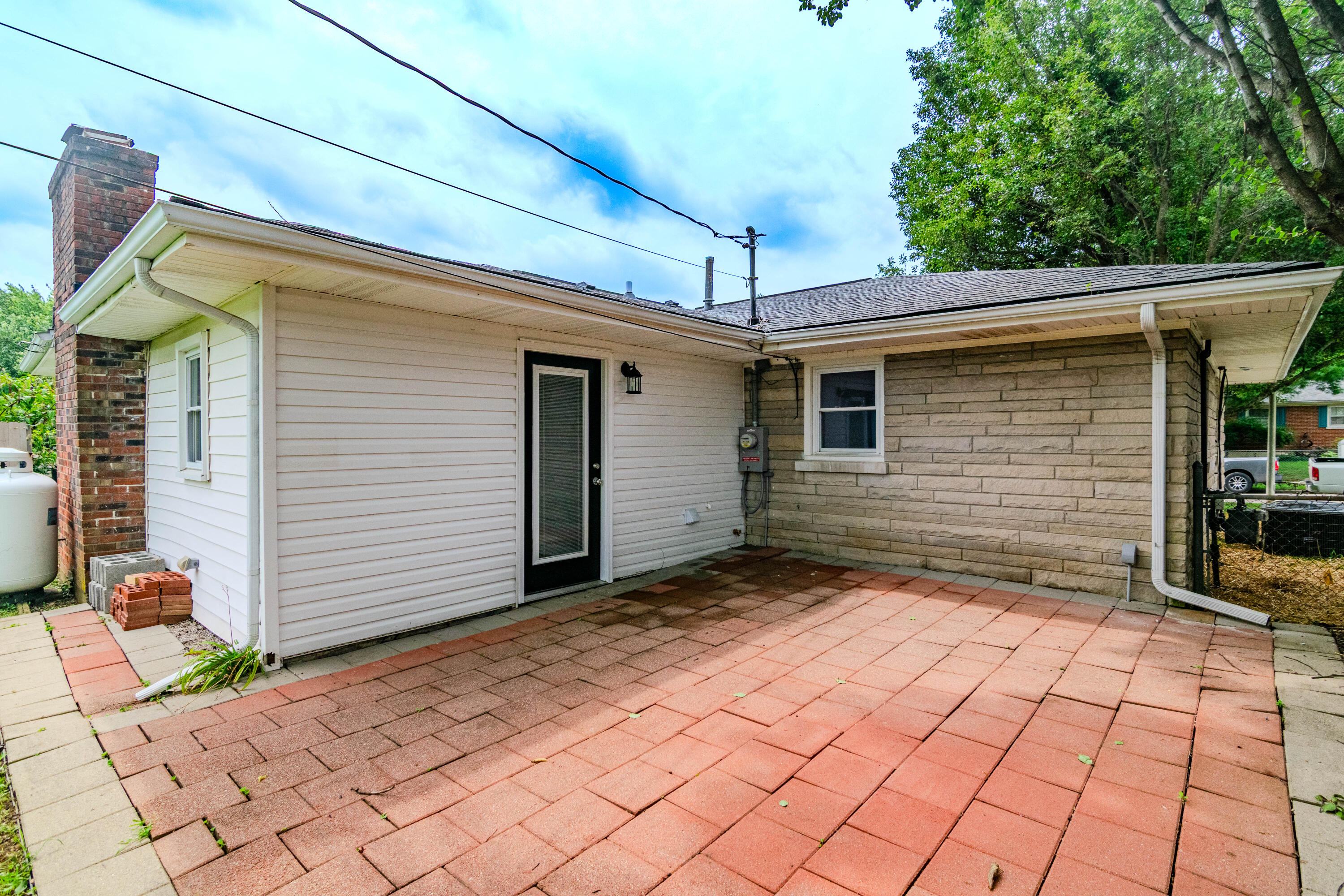 1910 Greenleaf Drive Property Photo 43