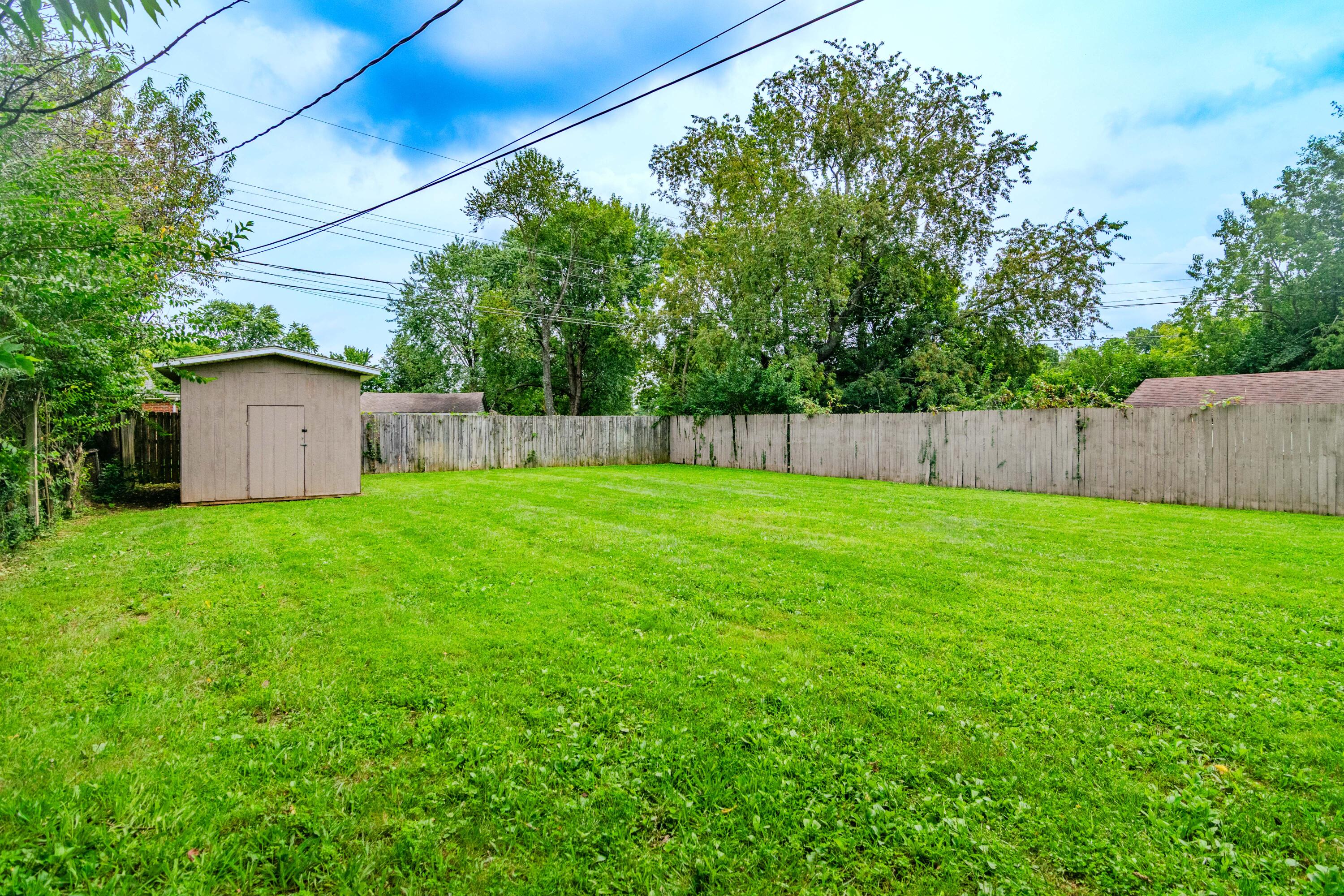 1910 Greenleaf Drive Property Photo 44