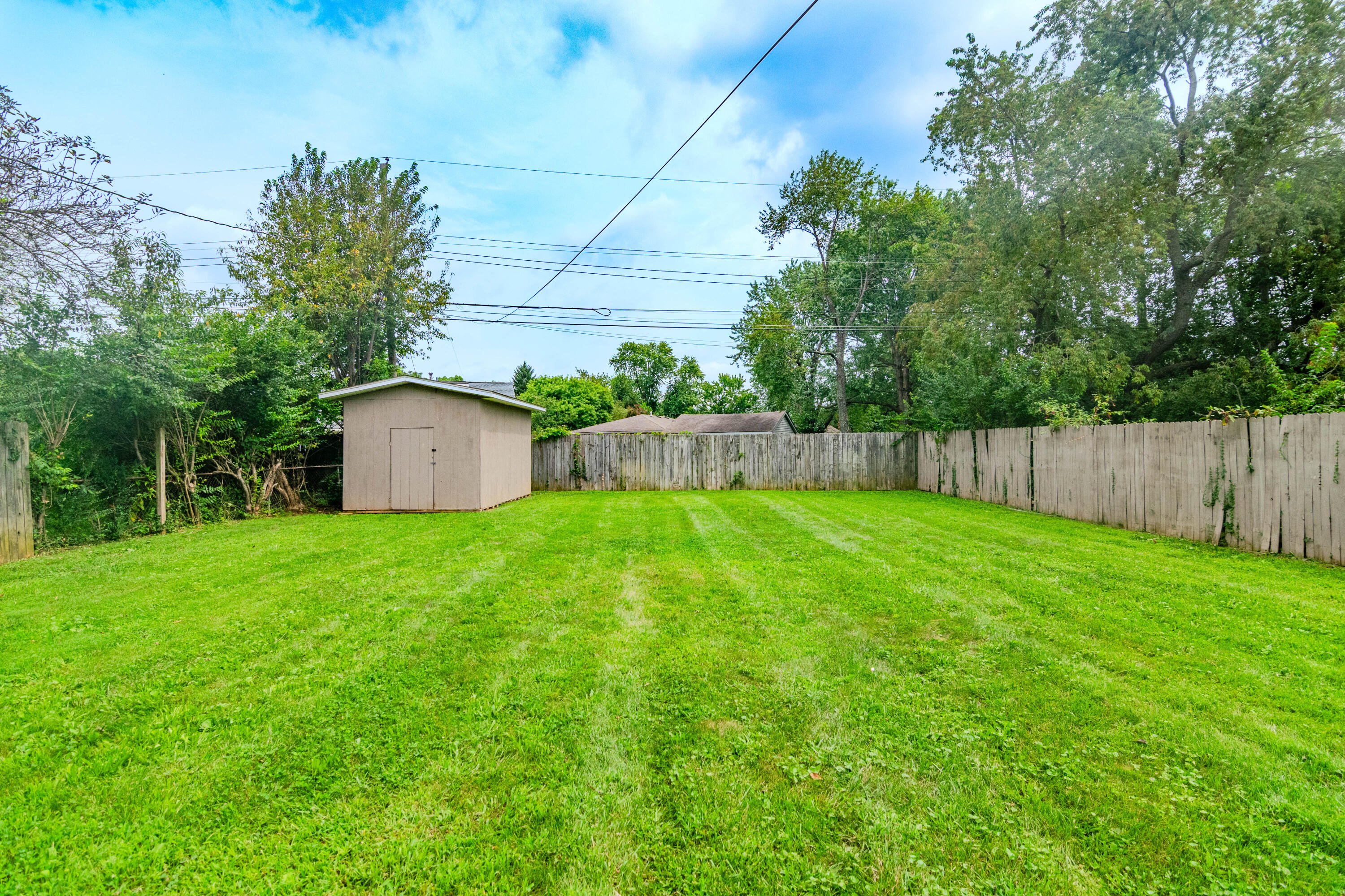 1910 Greenleaf Drive Property Photo 45