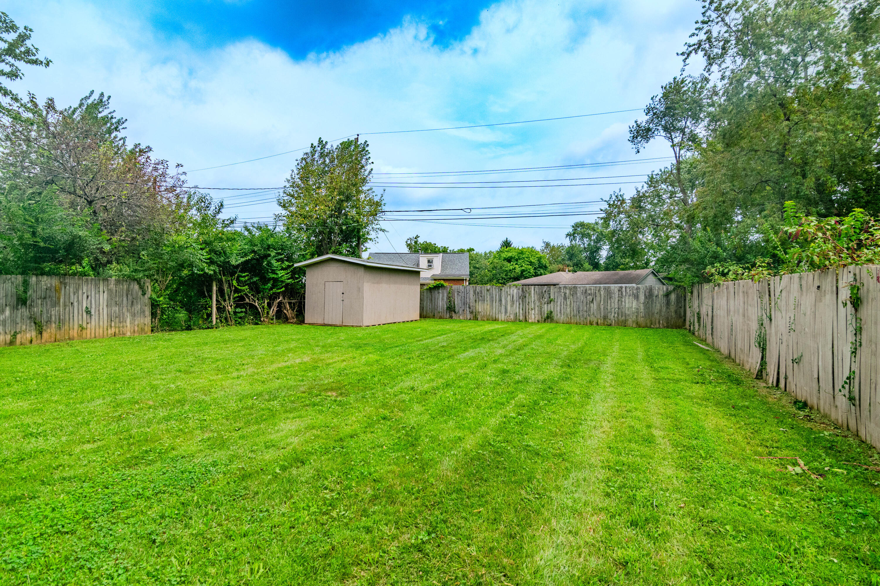 1910 Greenleaf Drive Property Photo 46