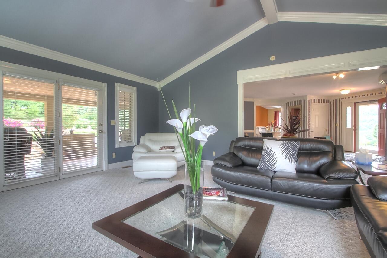 532 Becks Creek Road Property Photo 6