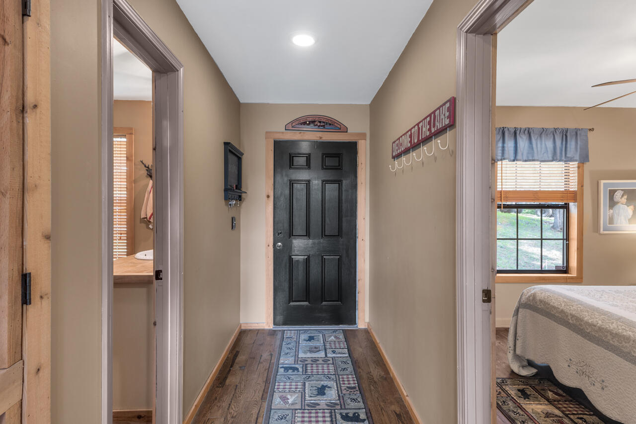 81 Harbor Drive Property Photo 9