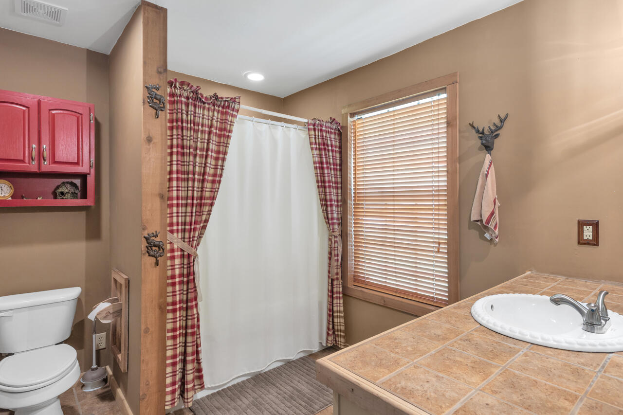 81 Harbor Drive Property Photo 17