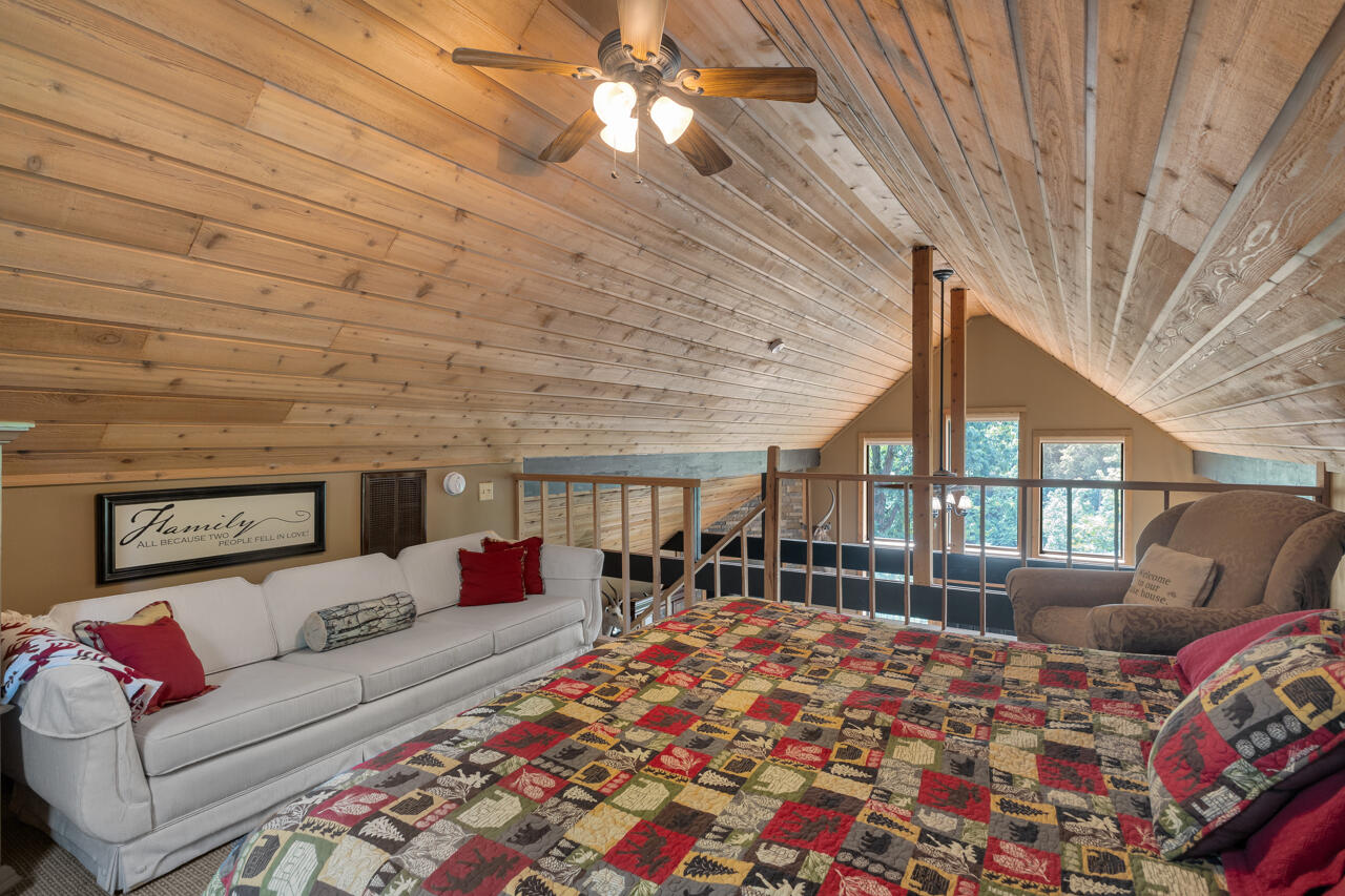 81 Harbor Drive Property Photo 25