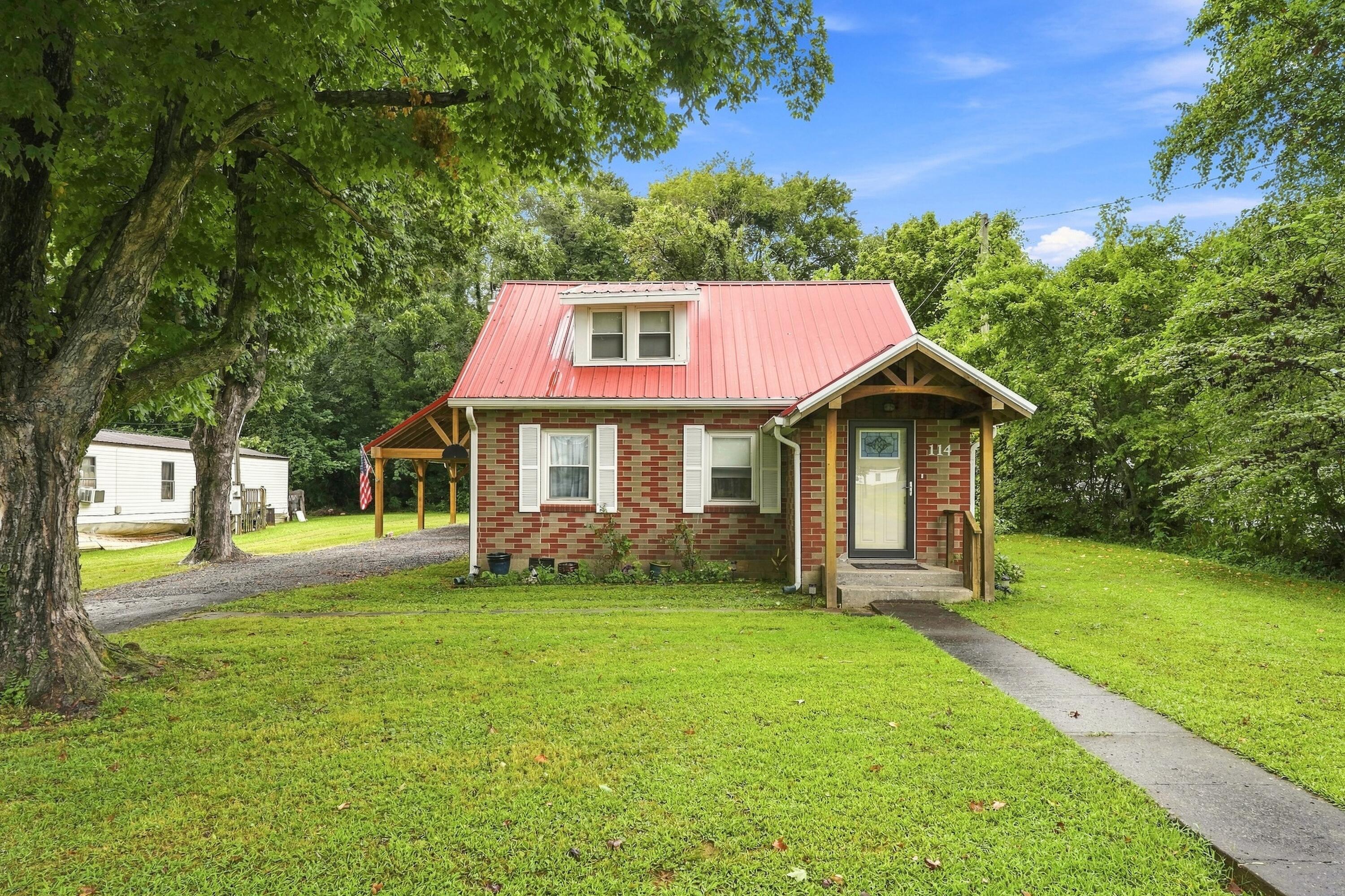 114 E Lion Drive
